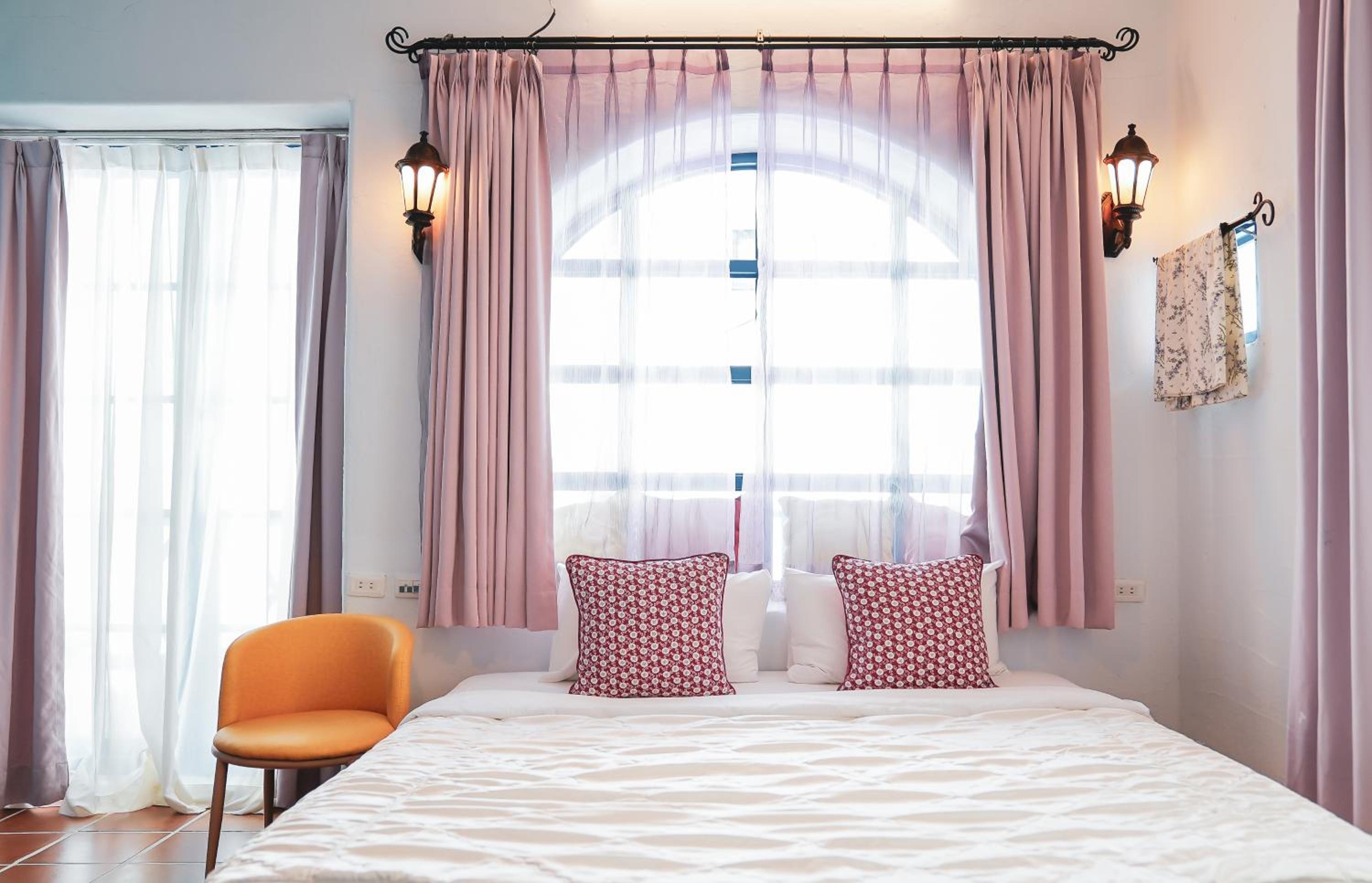 Deluxe Double Room with Balcony with Garden View