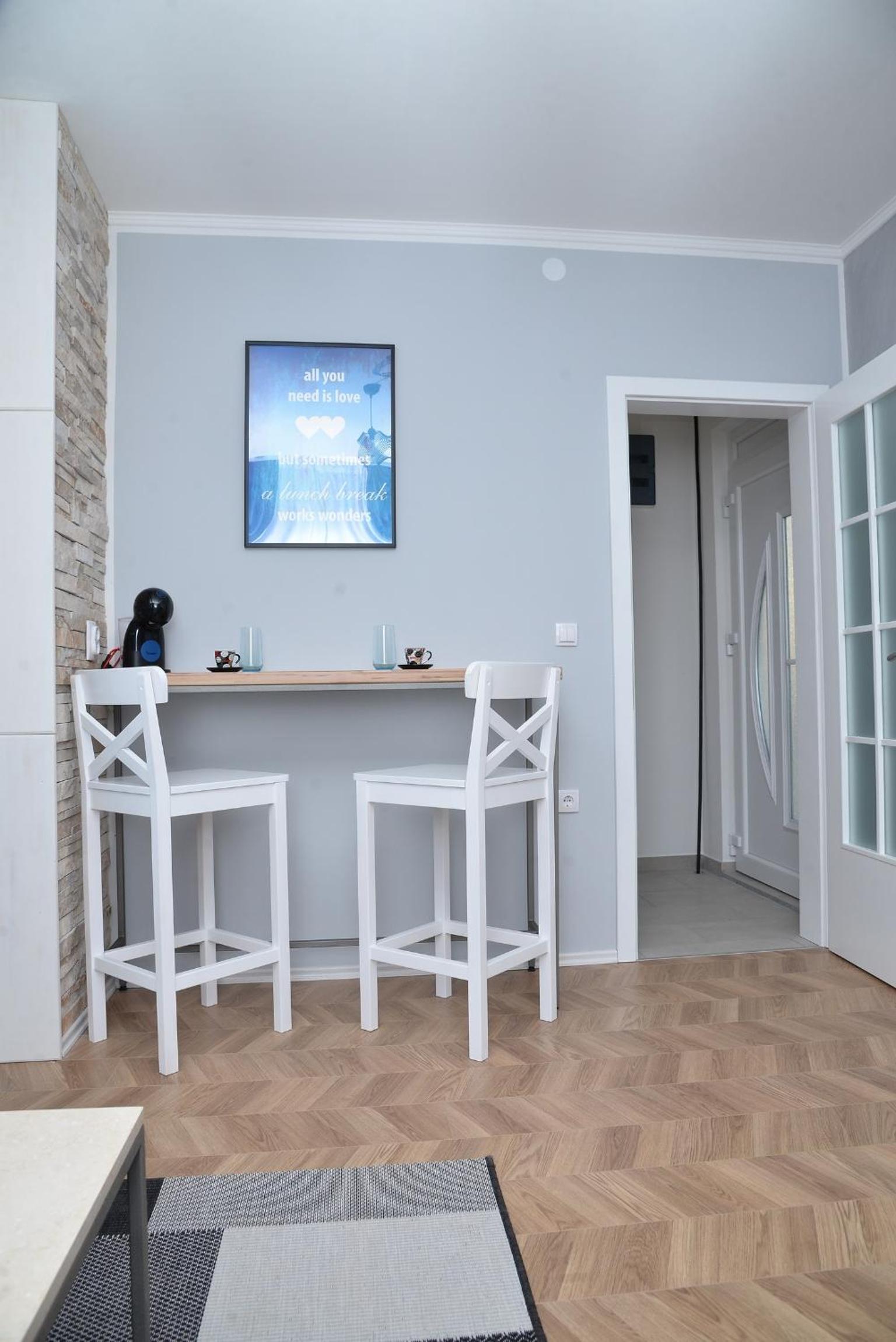 One Bedroom Apartment with Balcony - Photo 11