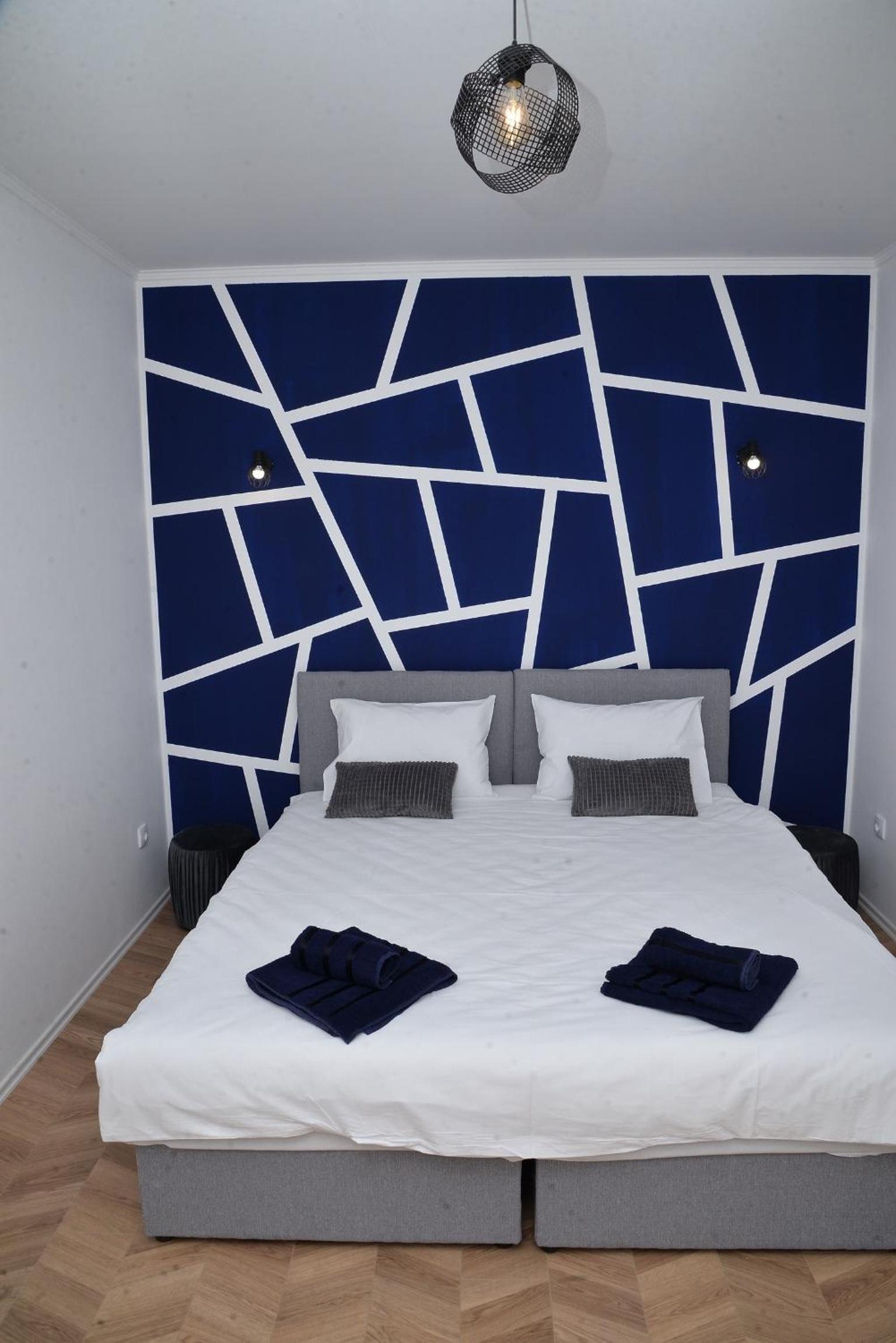 One Bedroom Apartment with Balcony - Photo 9