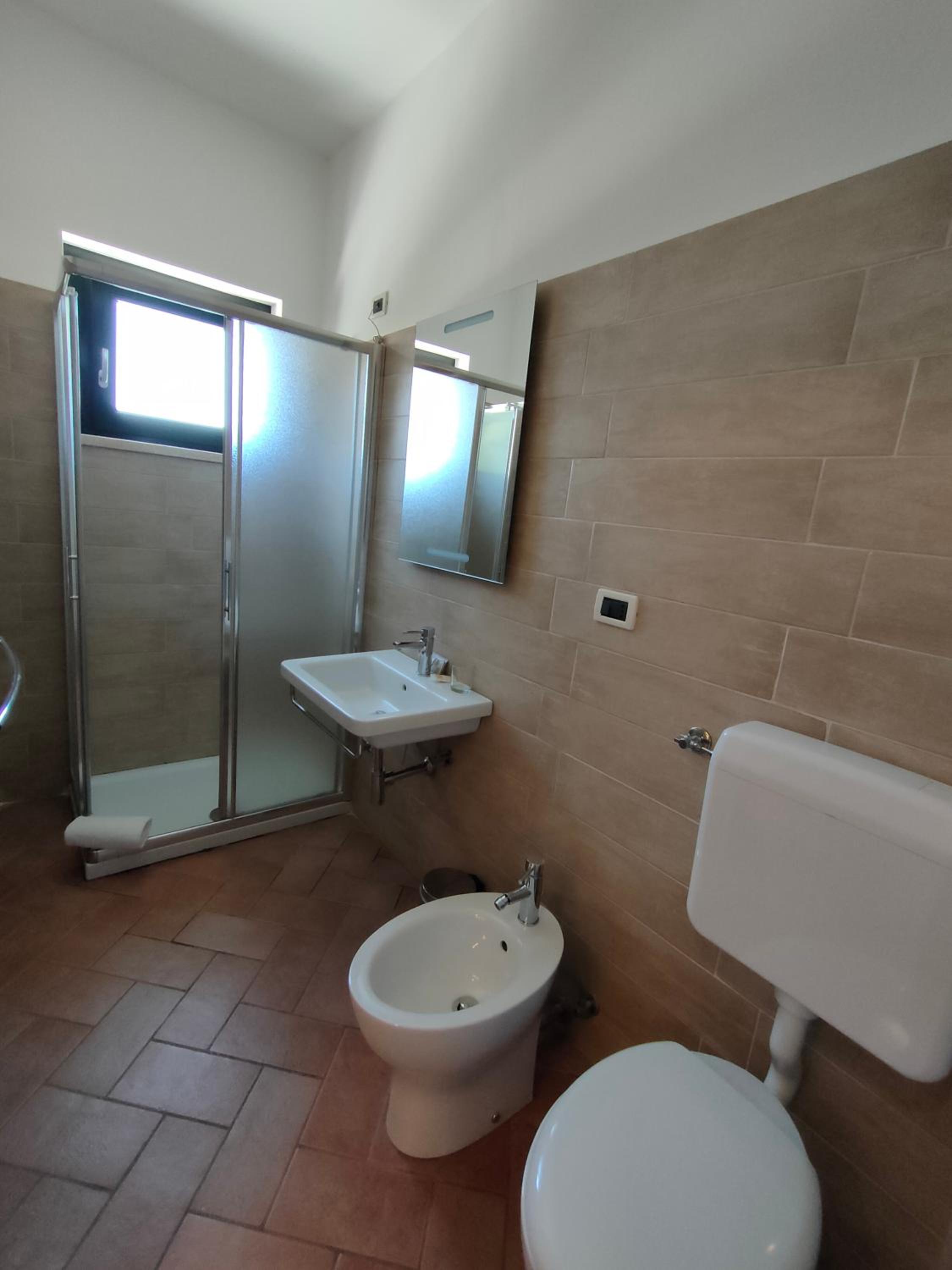 Double Room - Photo 7