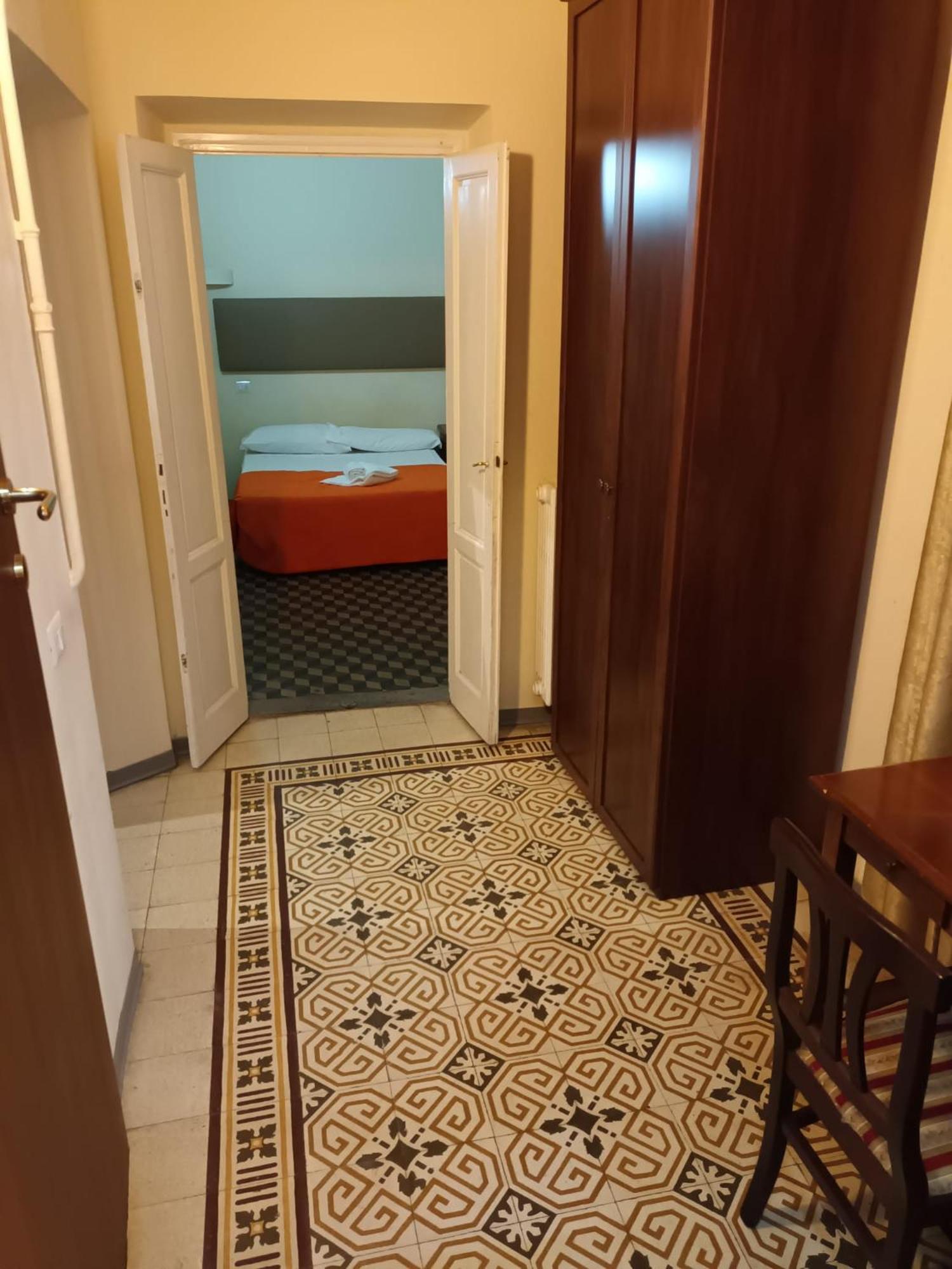 Small Double Room photo 2