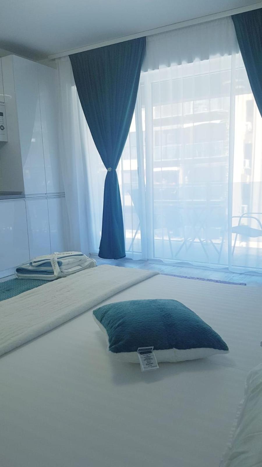 One-Bedroom Apartment - Photo 11