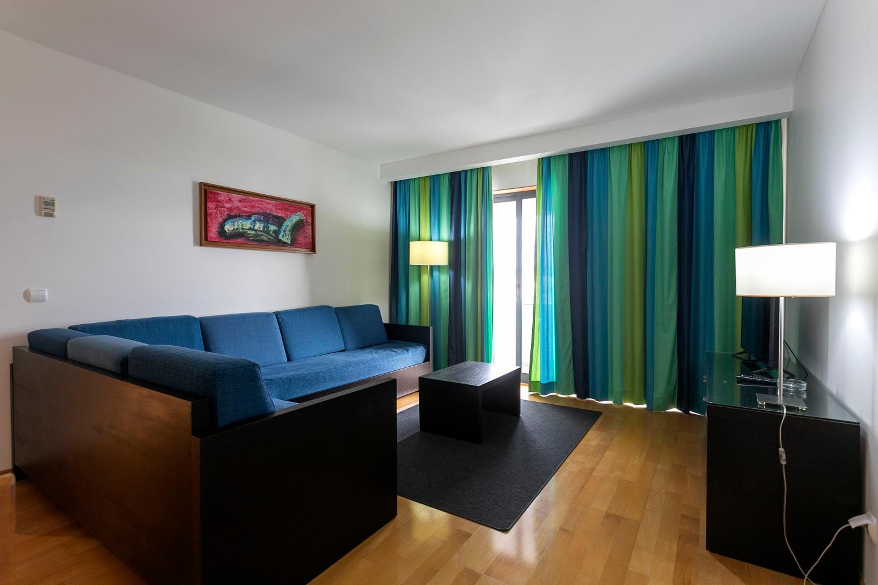 One-Bedroom Apartment - Photo 9