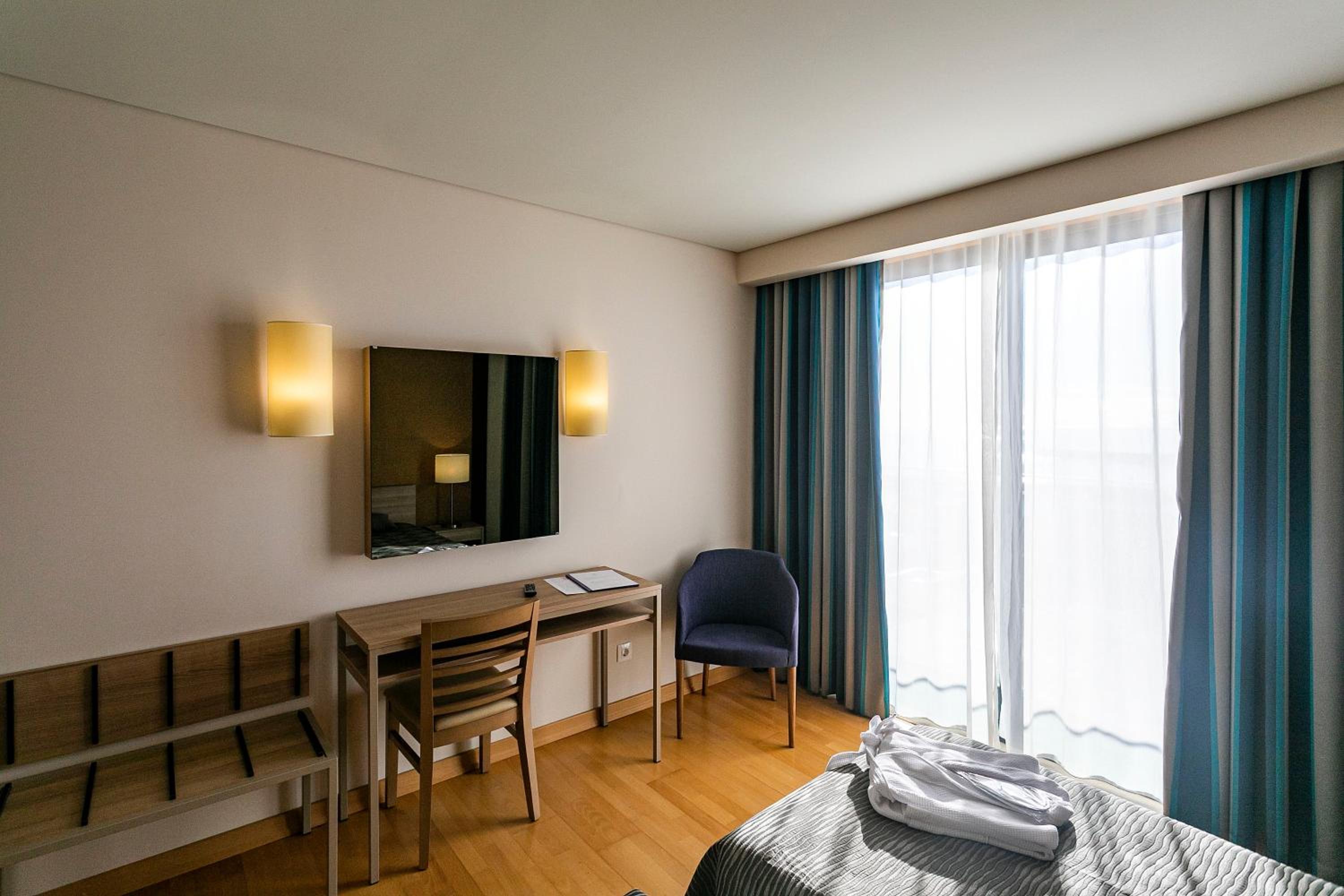 One-Bedroom Apartment - Photo 5