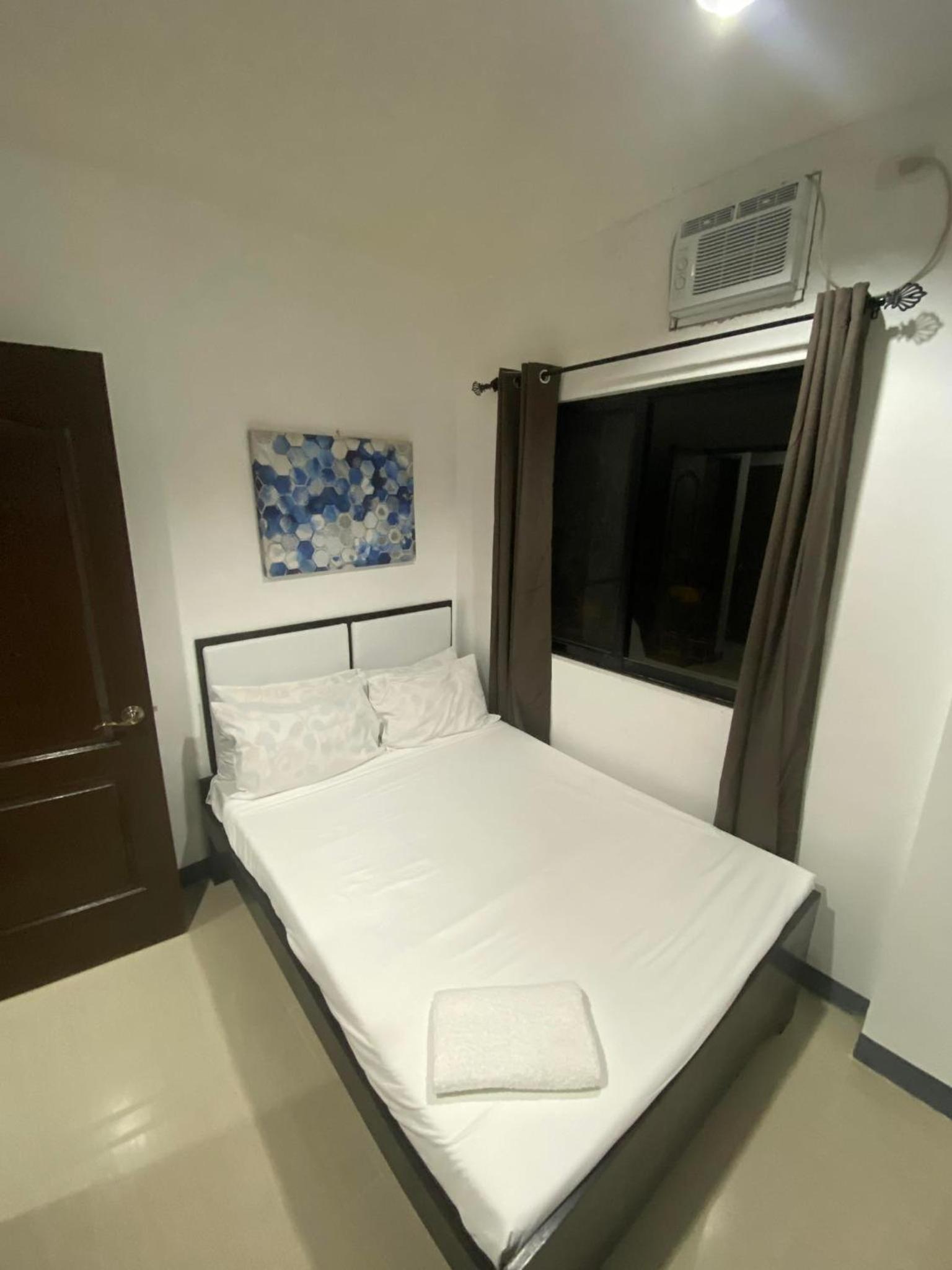 Two-Bedroom Apartment - Photo 3