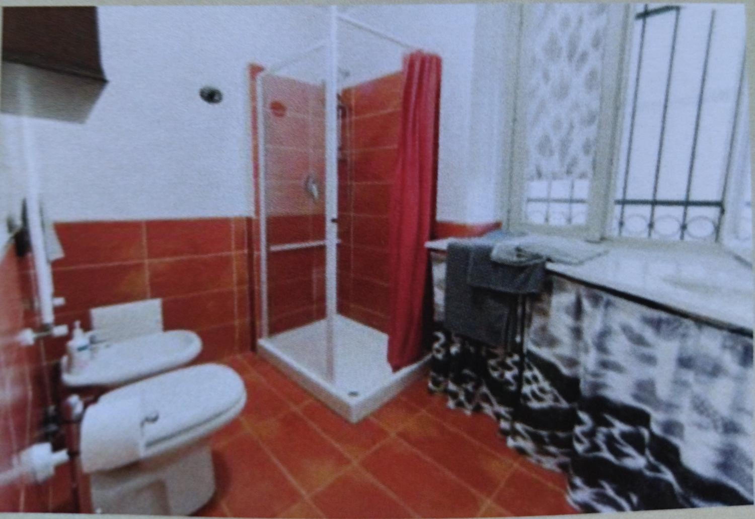 Twin Room with Private Bathroom photo 3