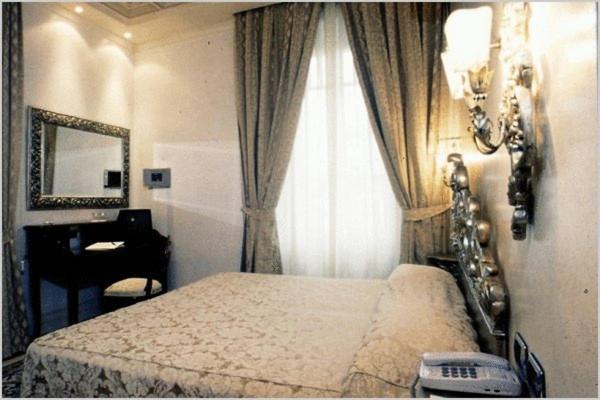 Double or Twin Room photo 3