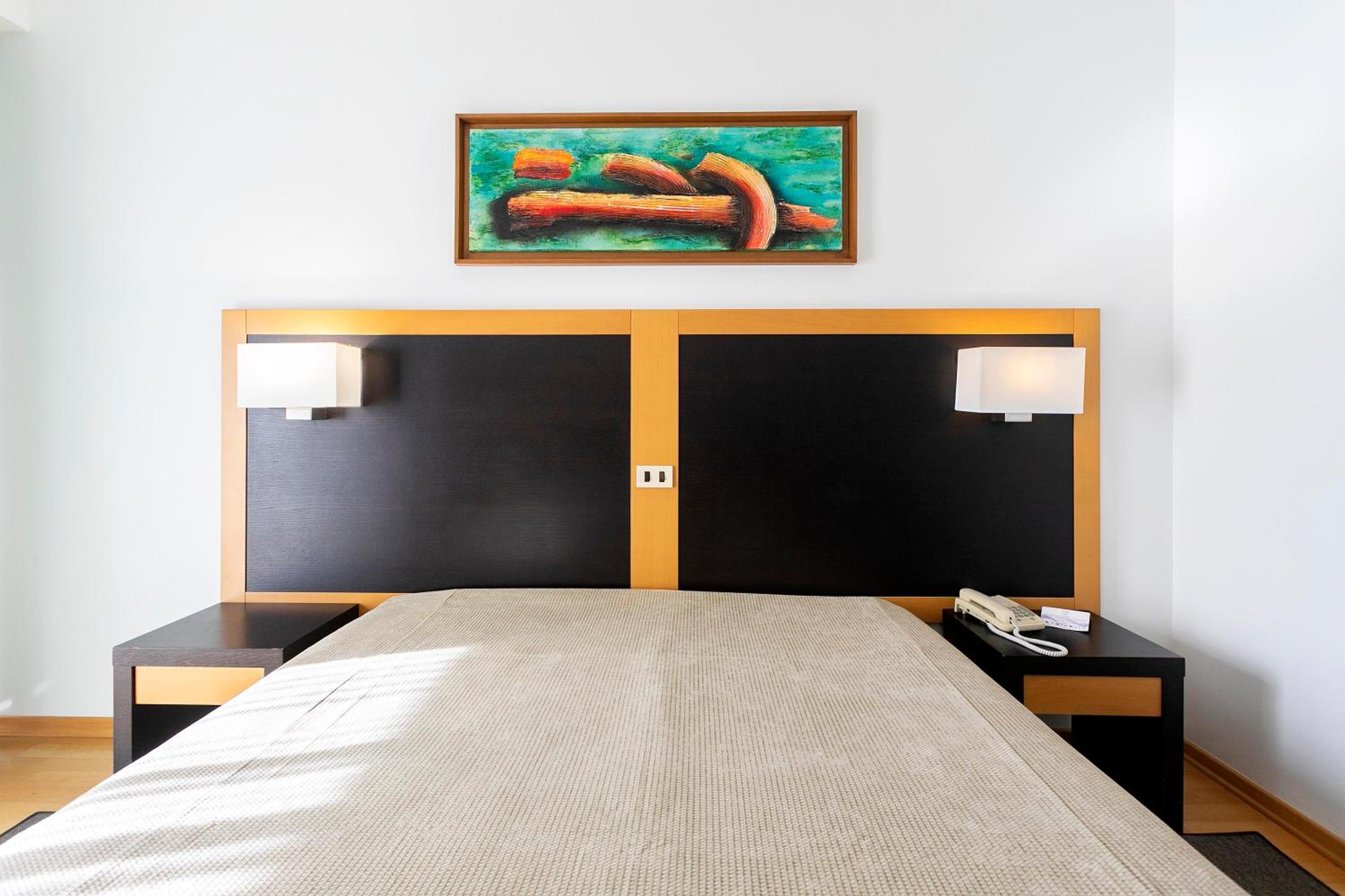 Double or Twin Room - Photo 7