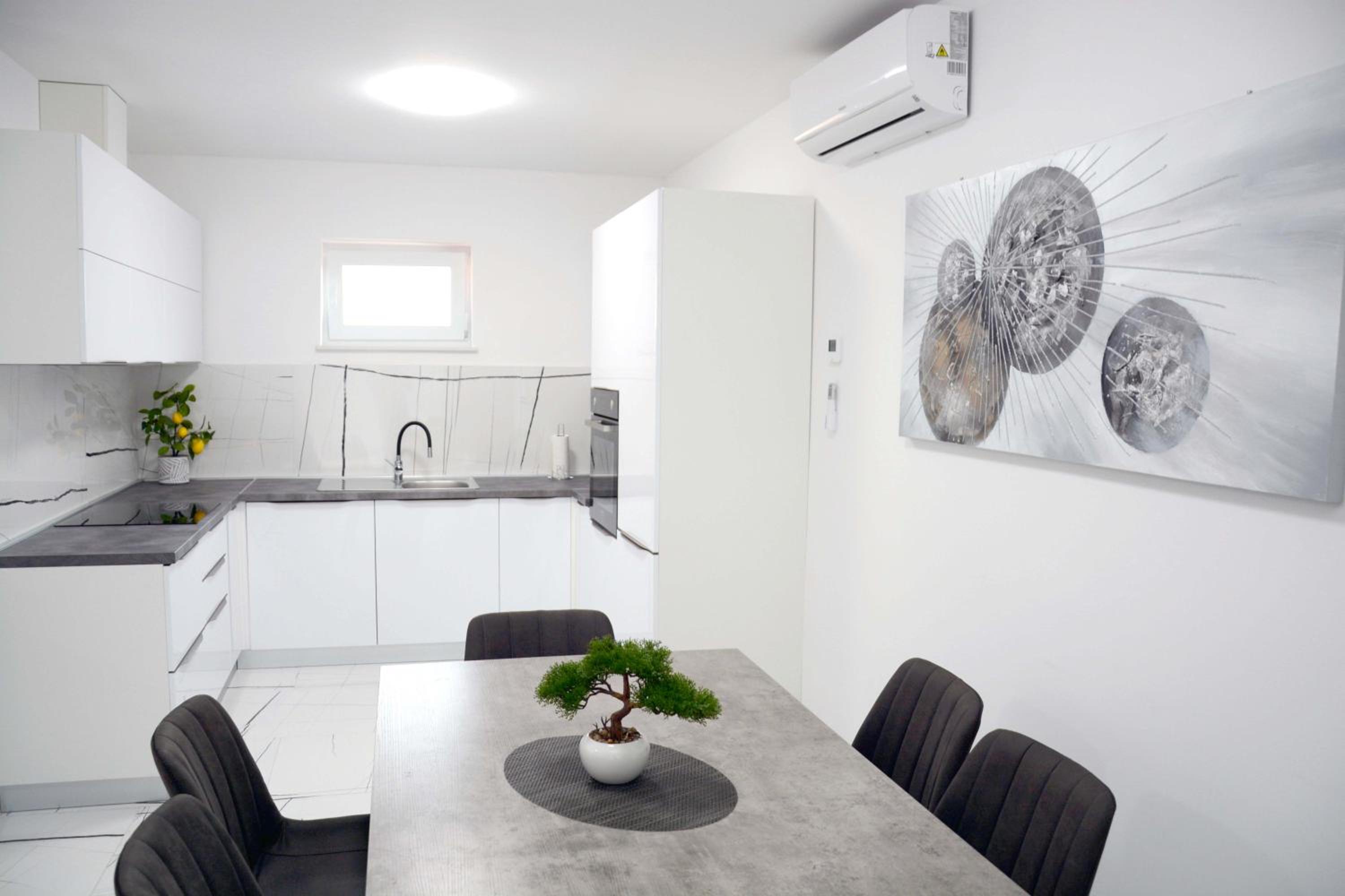 Two-Bedroom Apartment - Photo 24