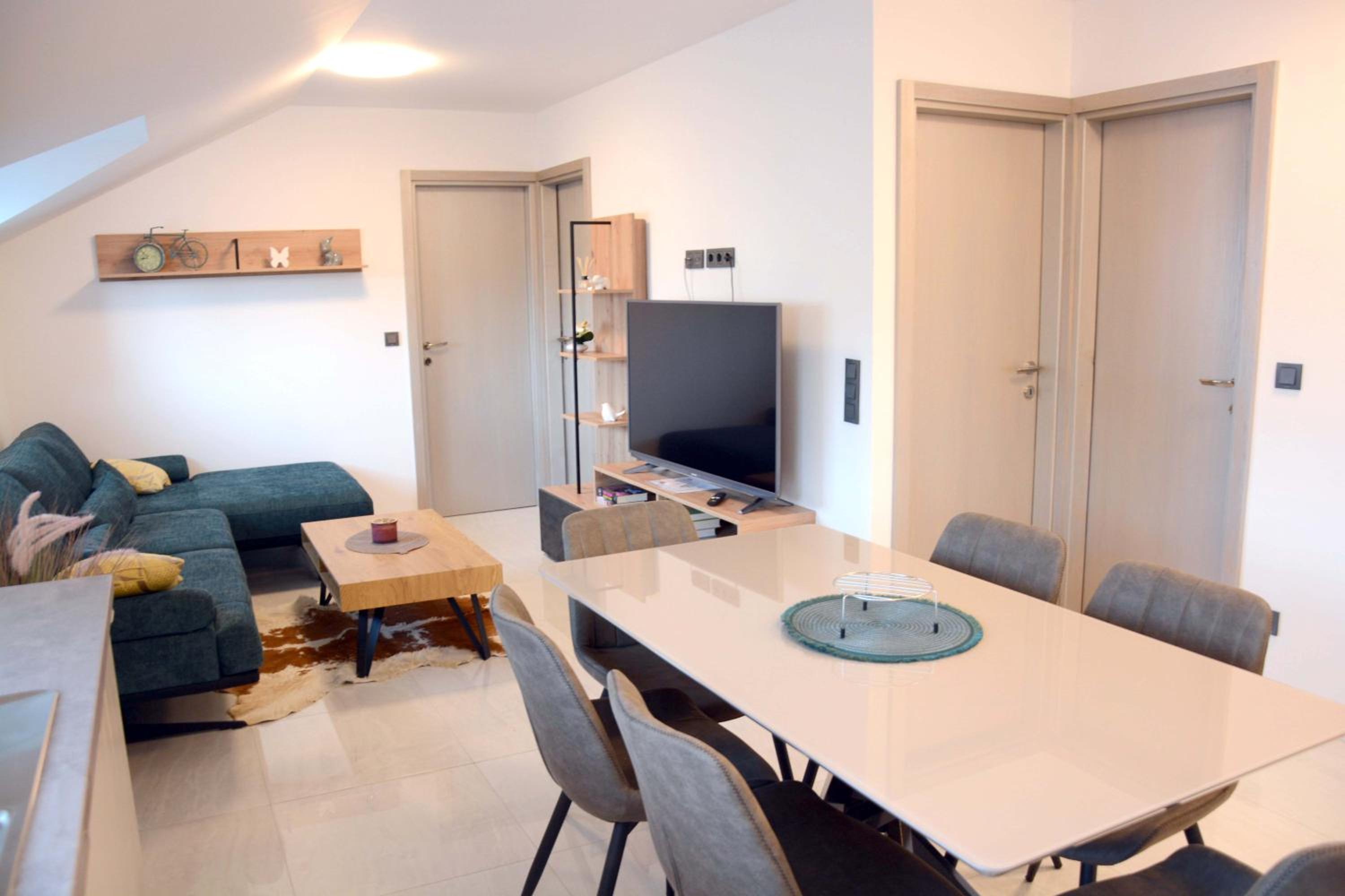 Three-Bedroom Apartment - Photo 3