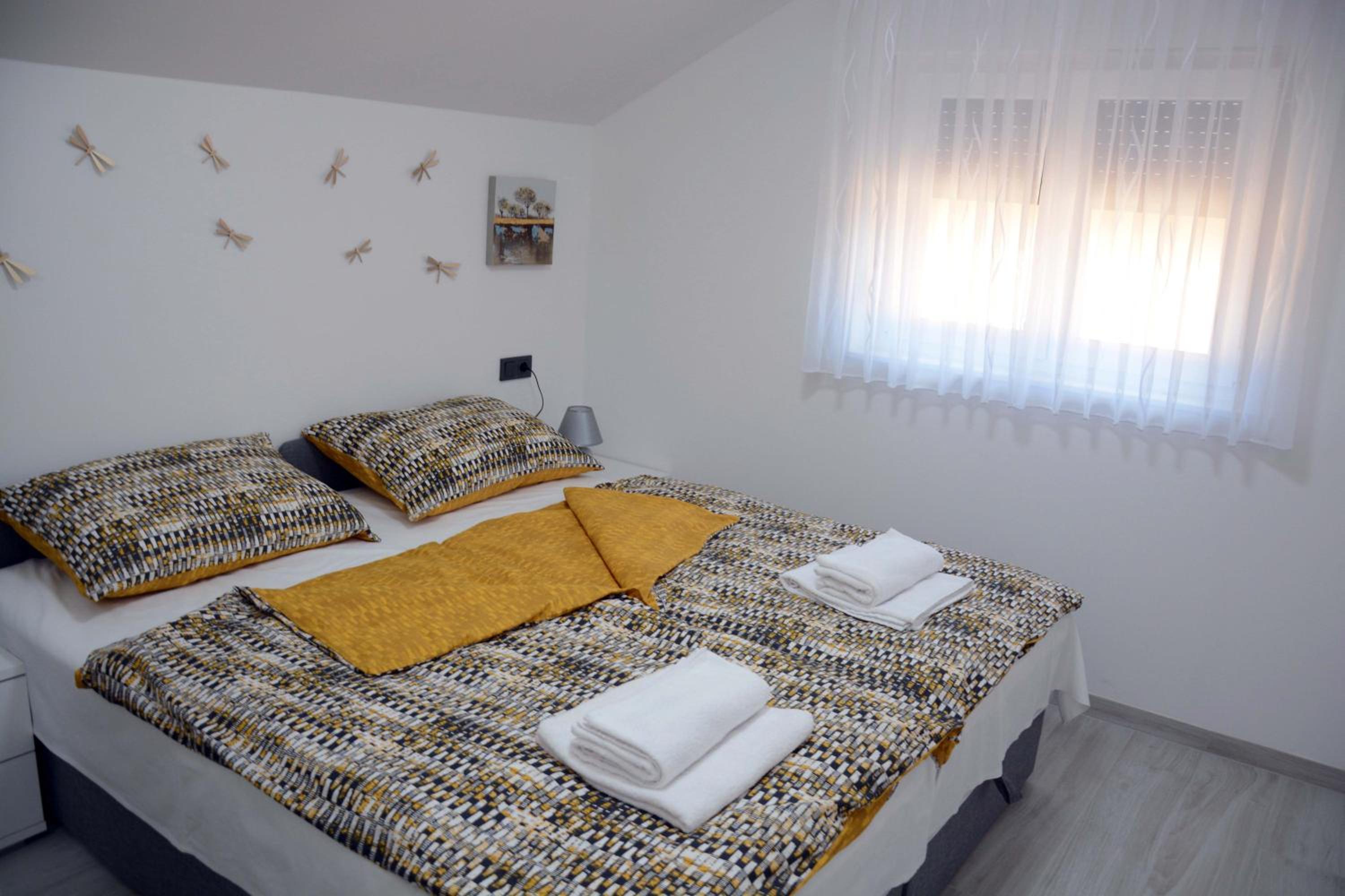 Three-Bedroom Apartment - Photo 4