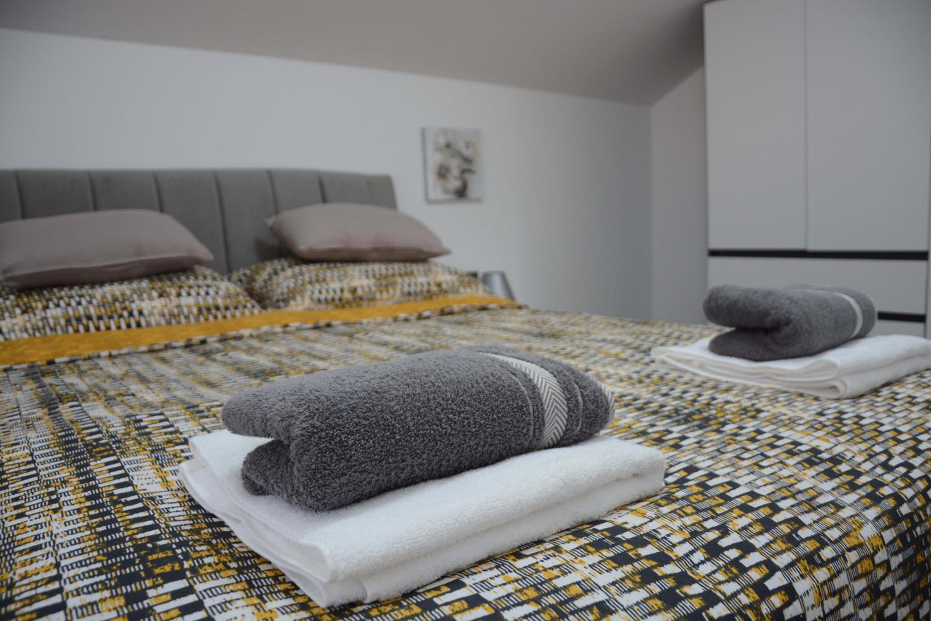 Three-Bedroom Apartment - Photo 21