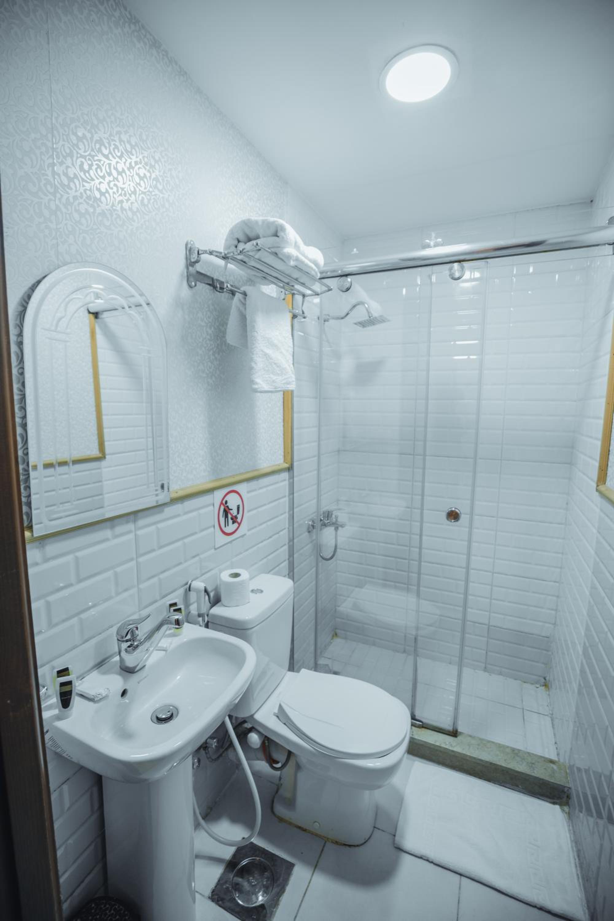Deluxe Double Room with City View photo 2