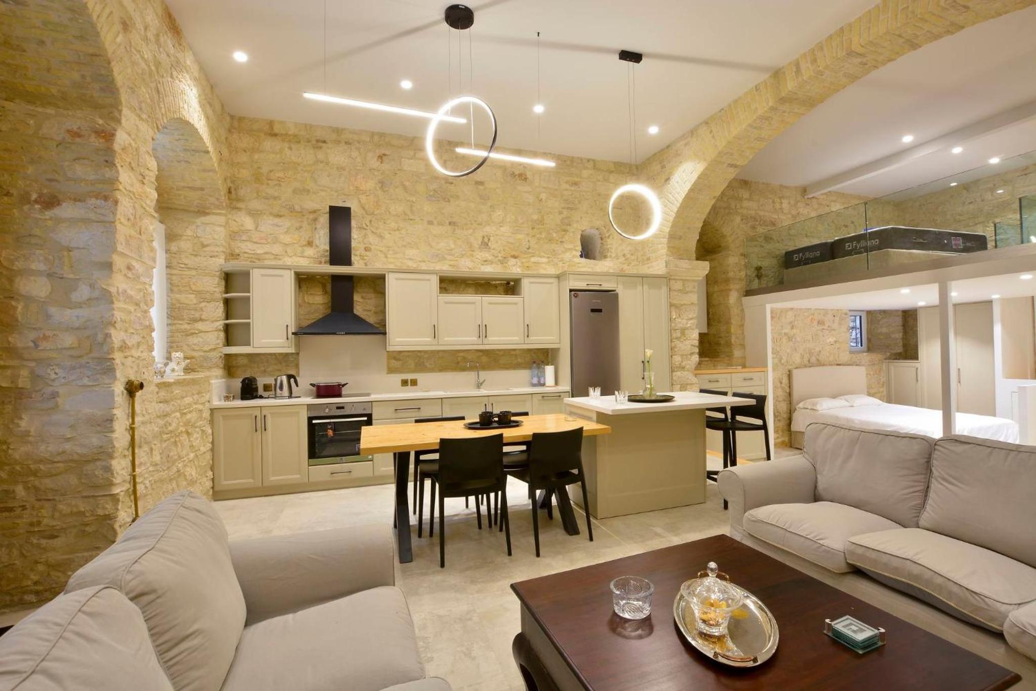 Deluxe Apartment