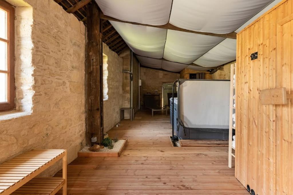 Standard Double Room - Photo 12