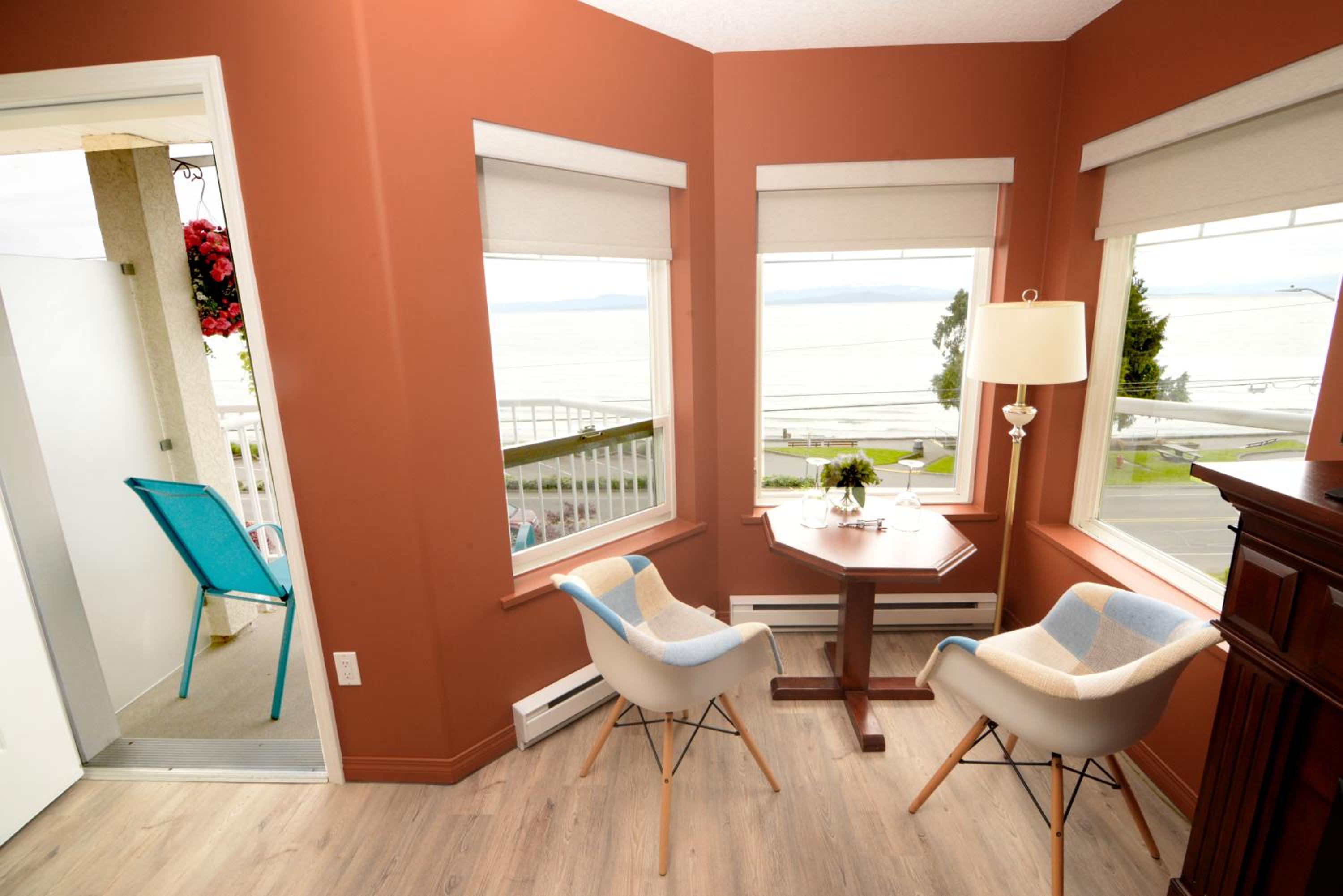 Deluxe King Suite - One King Bed with Two Private Balconies and OCEAN VIEW photo 3