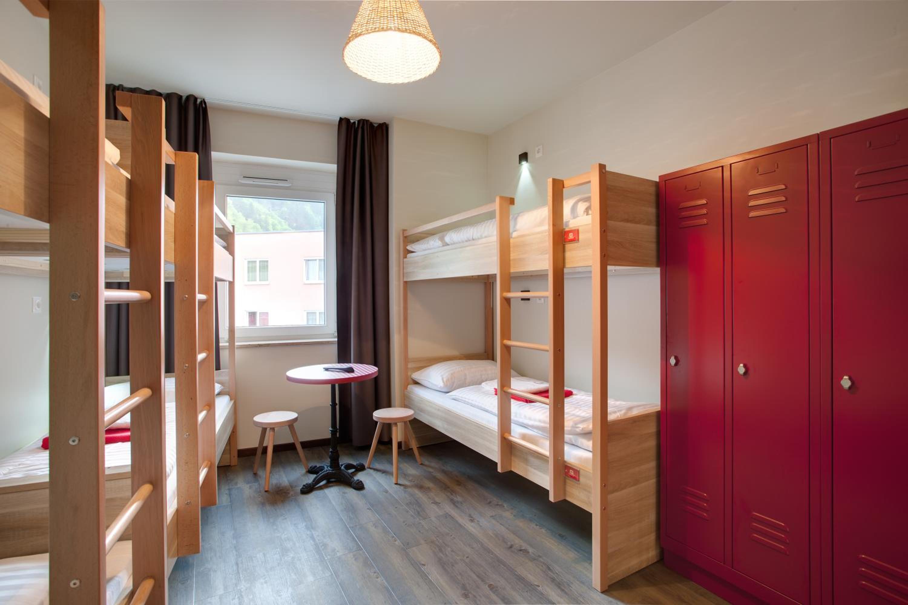 6-Bed Room photo 3