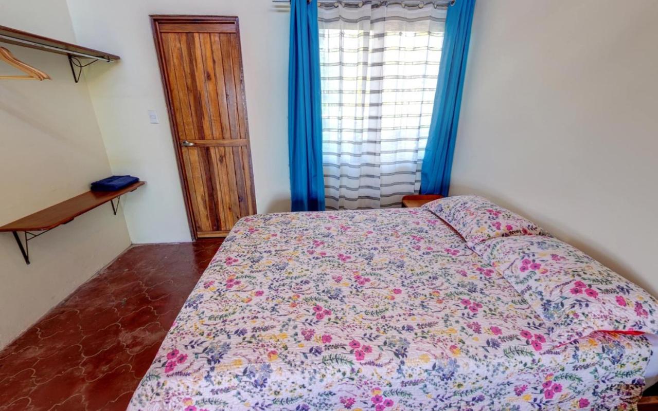 Queen Room photo 1