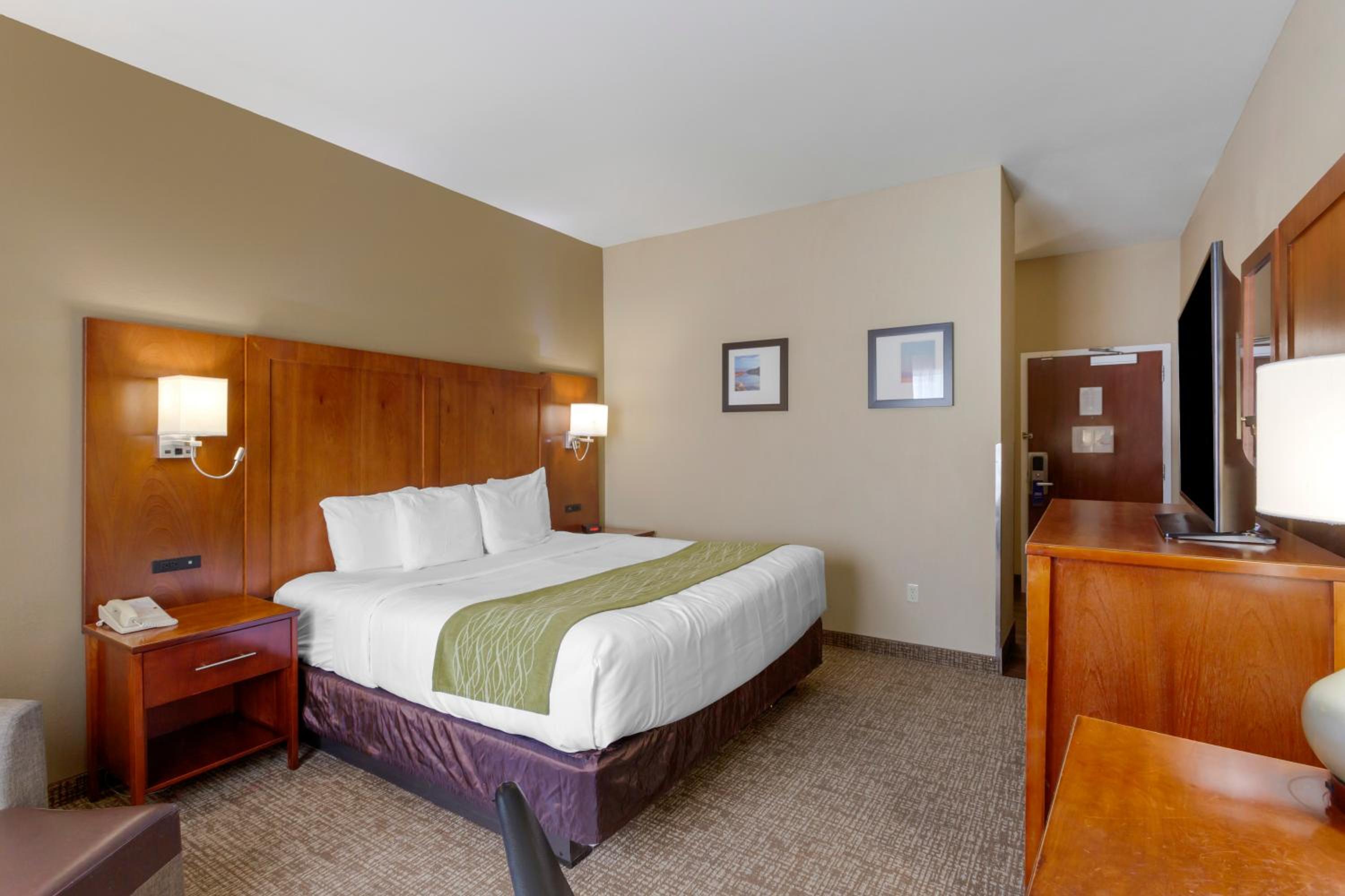 King Room - Accessible/Non-Smoking photo 1