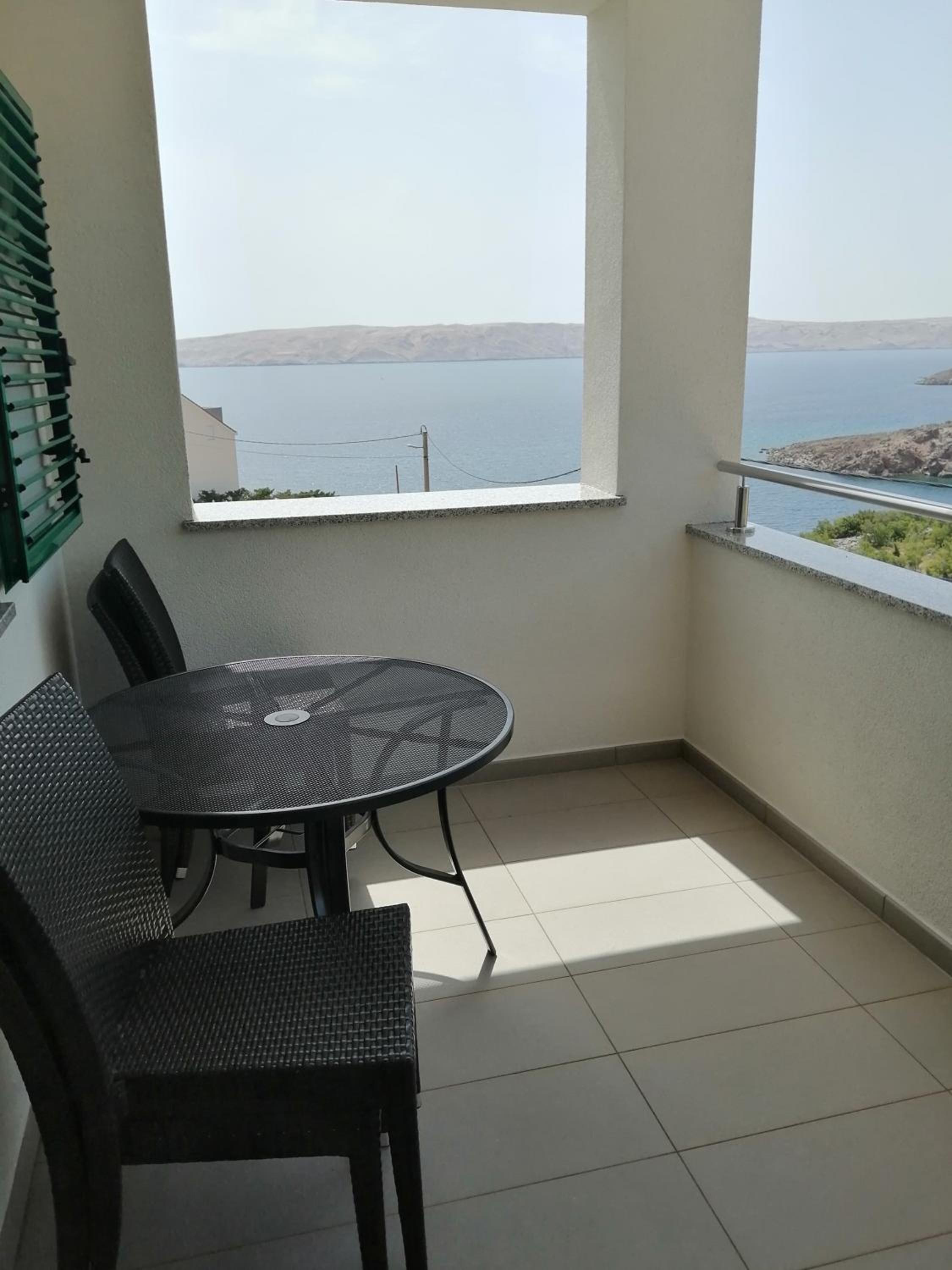 Apartment with Terrace - Photo 6
