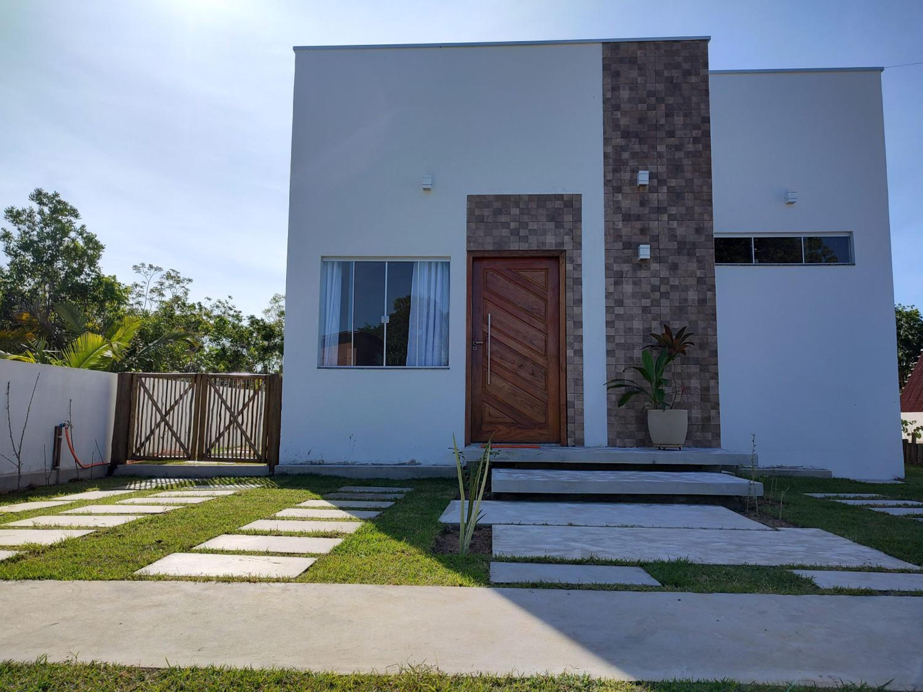 Three-Bedroom House photo 2