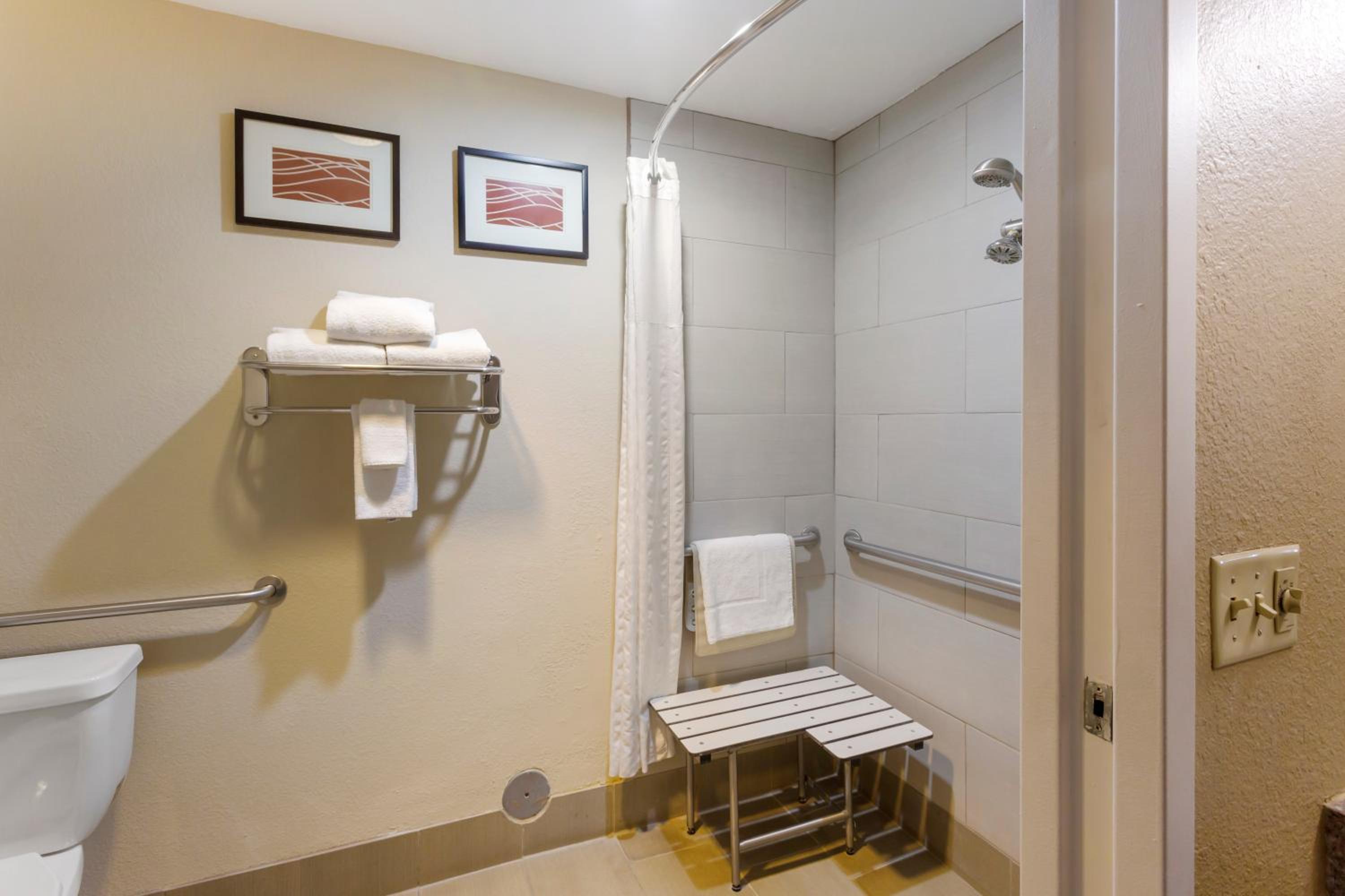 King Room - Disability Access - Non-Smoking photo 2