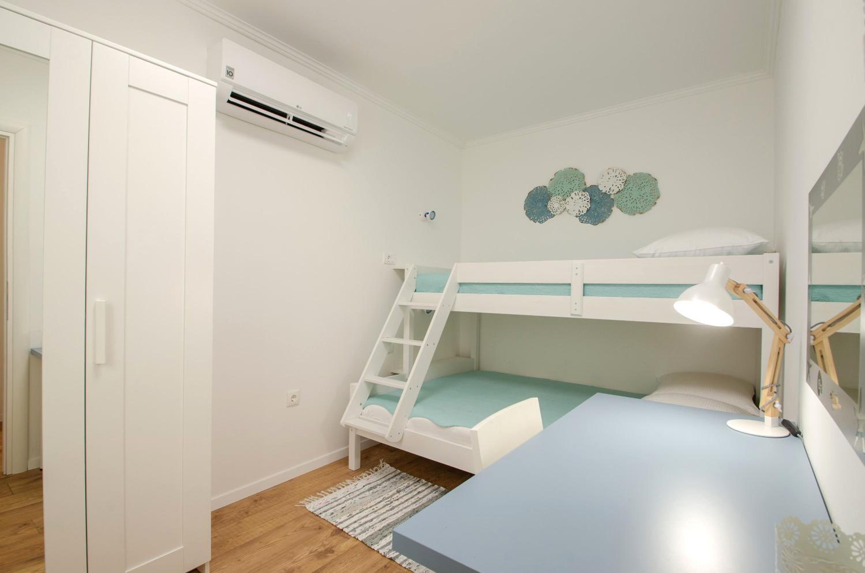 Four-Bedroom House photo 1