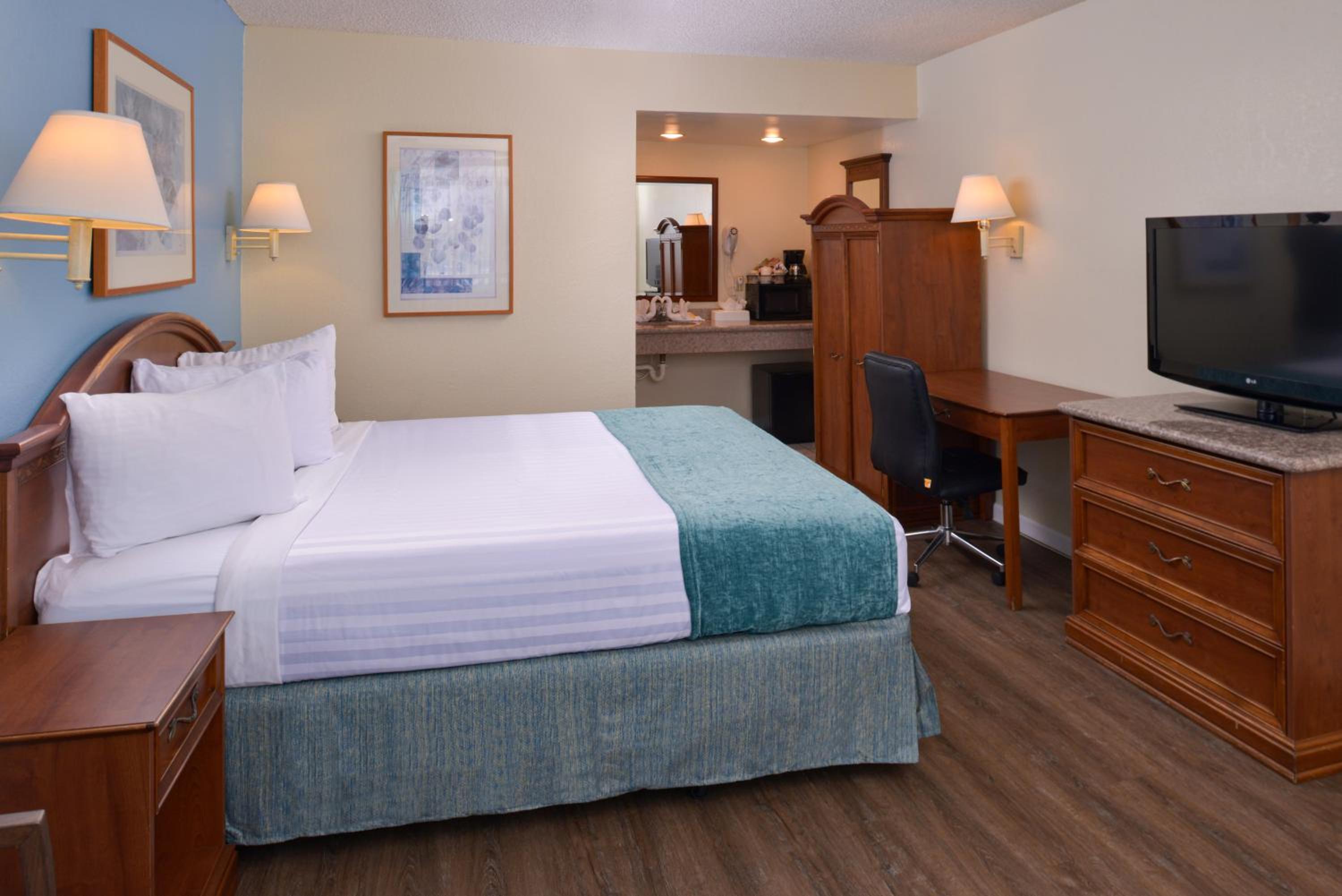 King Room with View - Photo 4