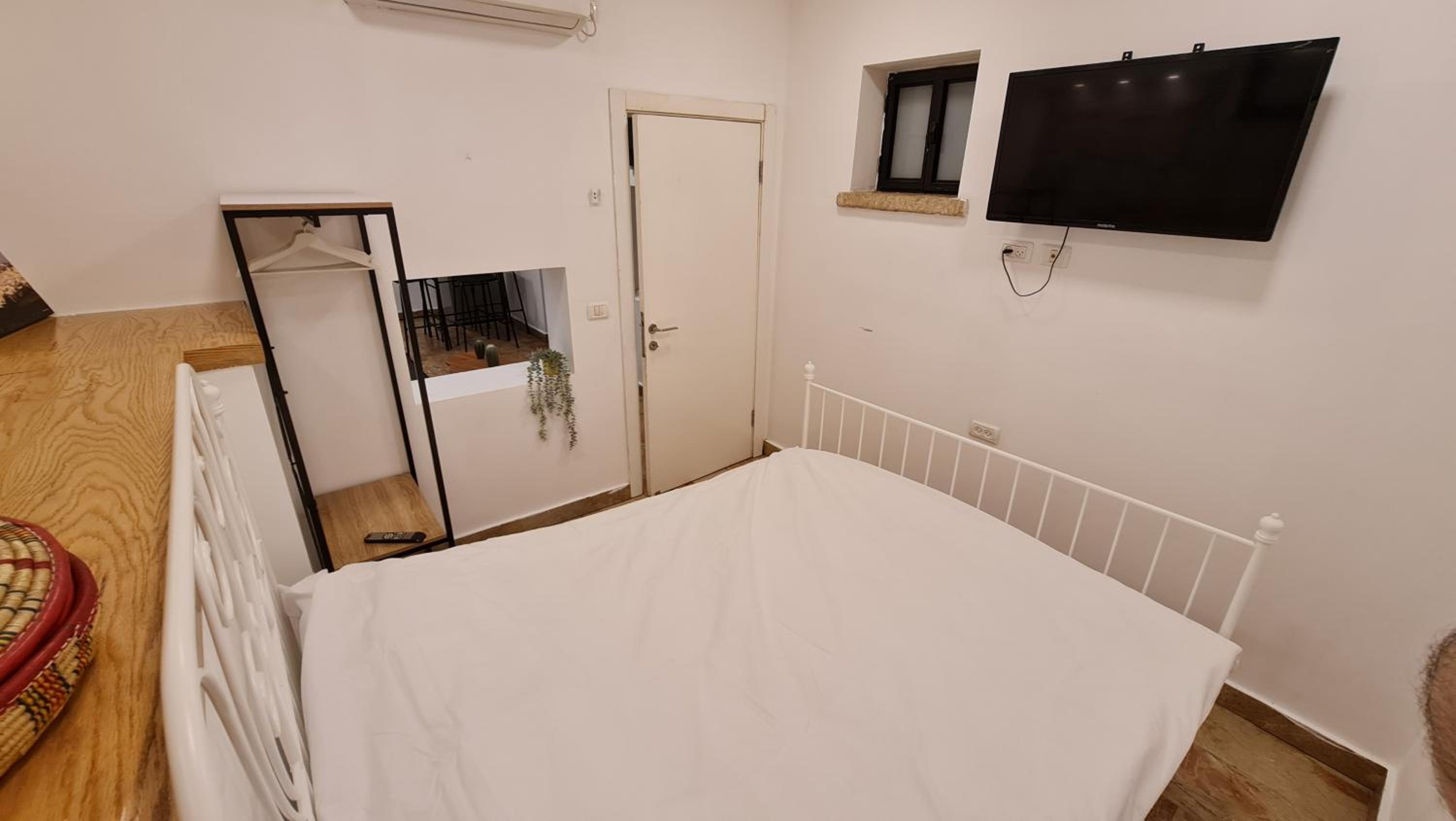 Suite - Photo 7