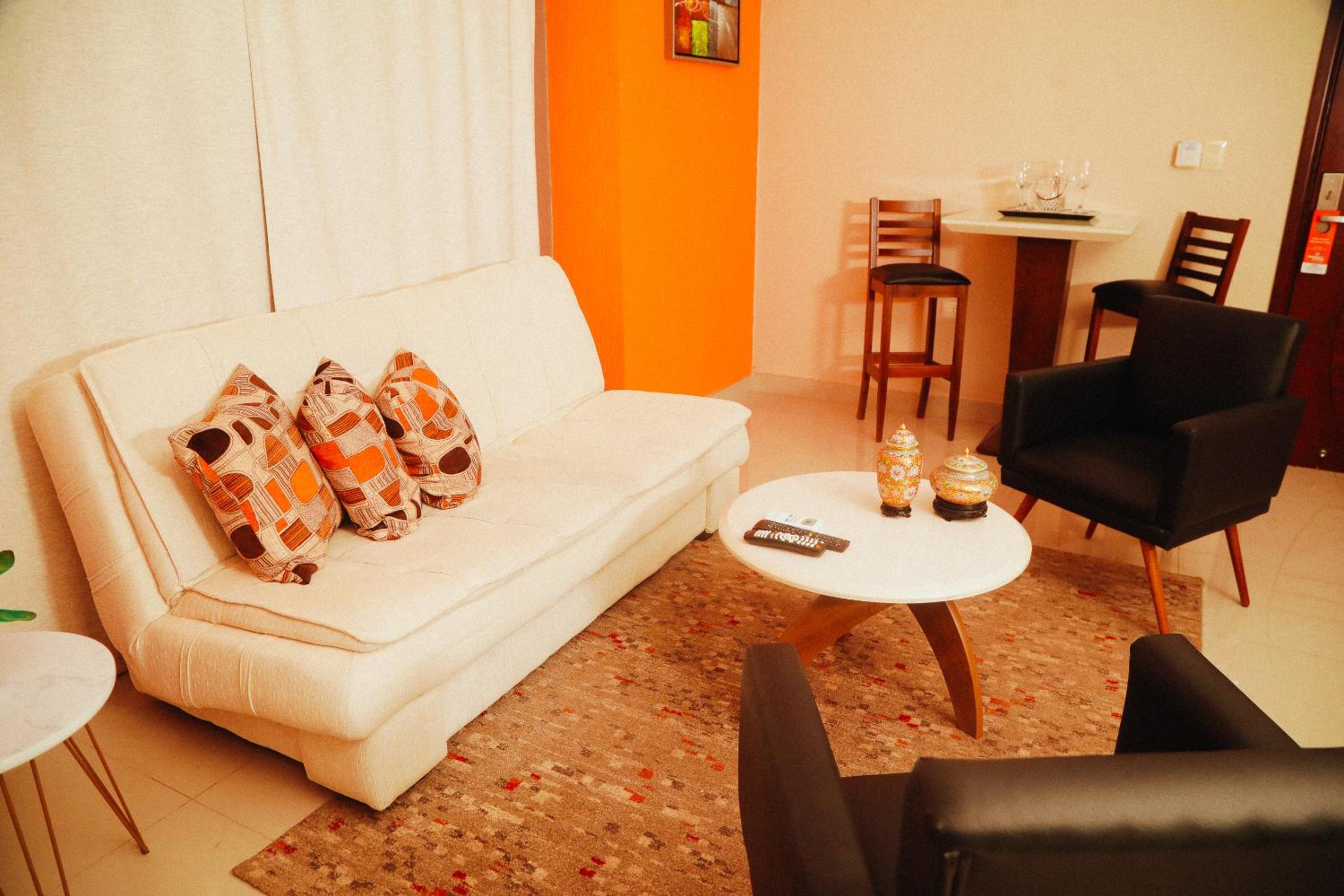 Deluxe Suite with Spa Bath
