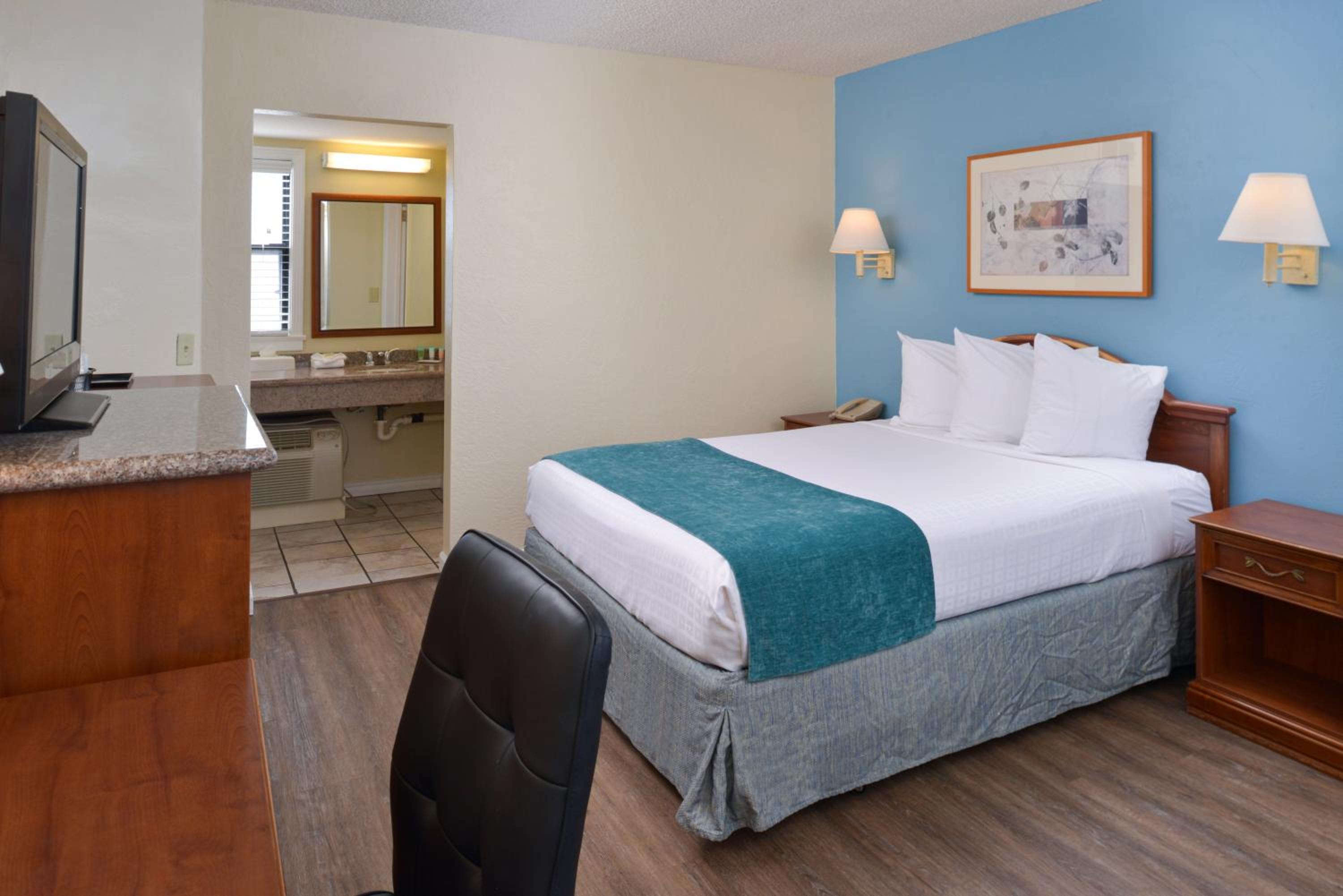 Queen Room - Photo 2