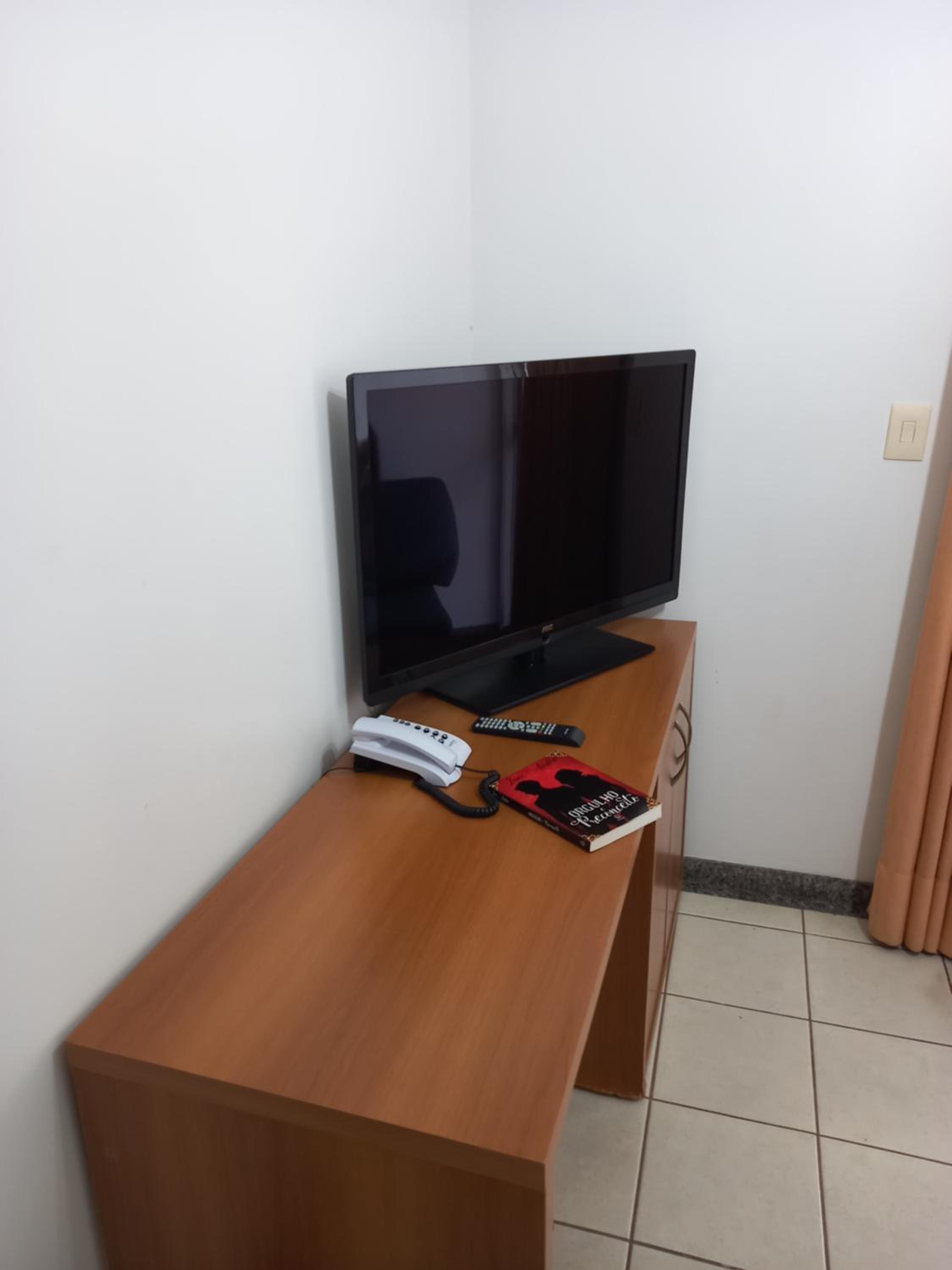Apartment photo 2