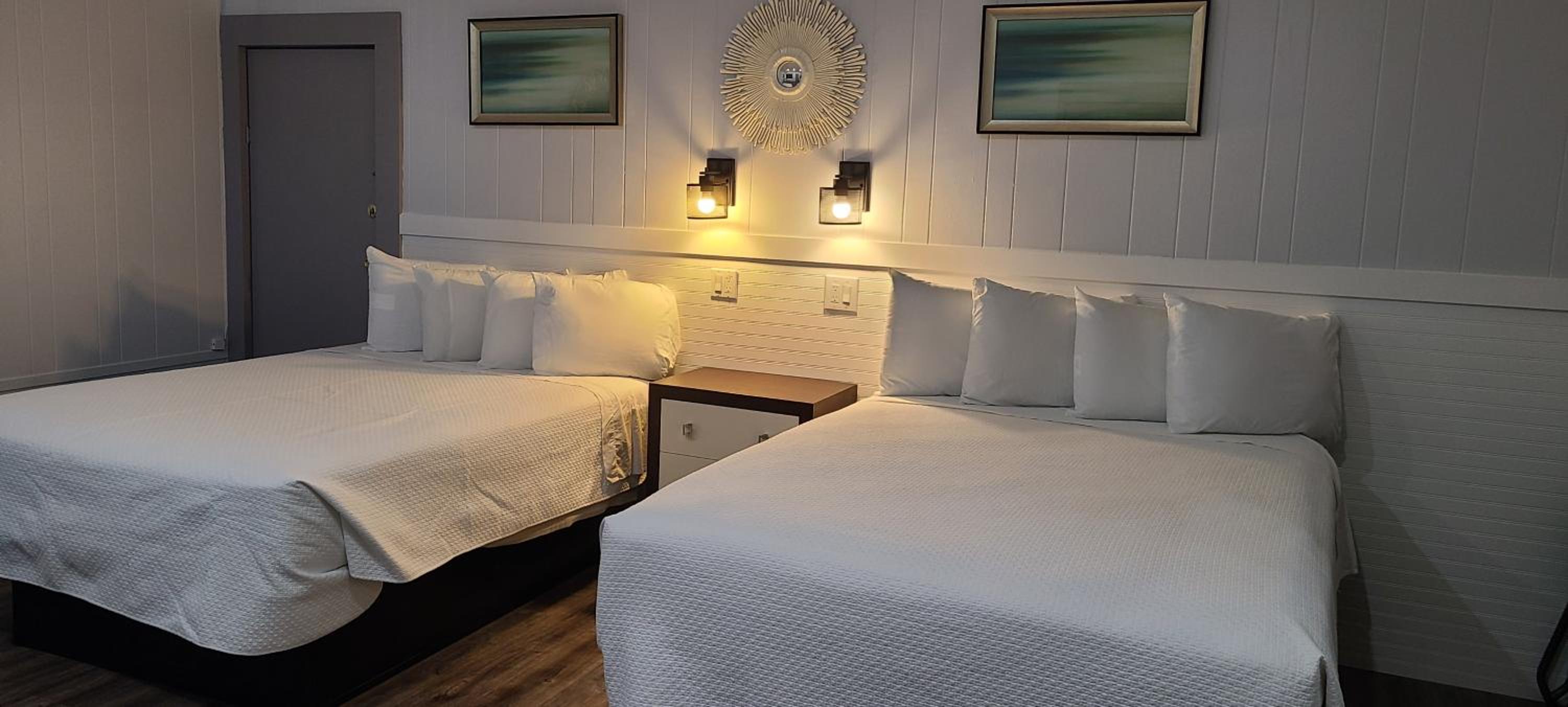 Poolside Pet-Friendly Efficiency with 2 Queen Beds