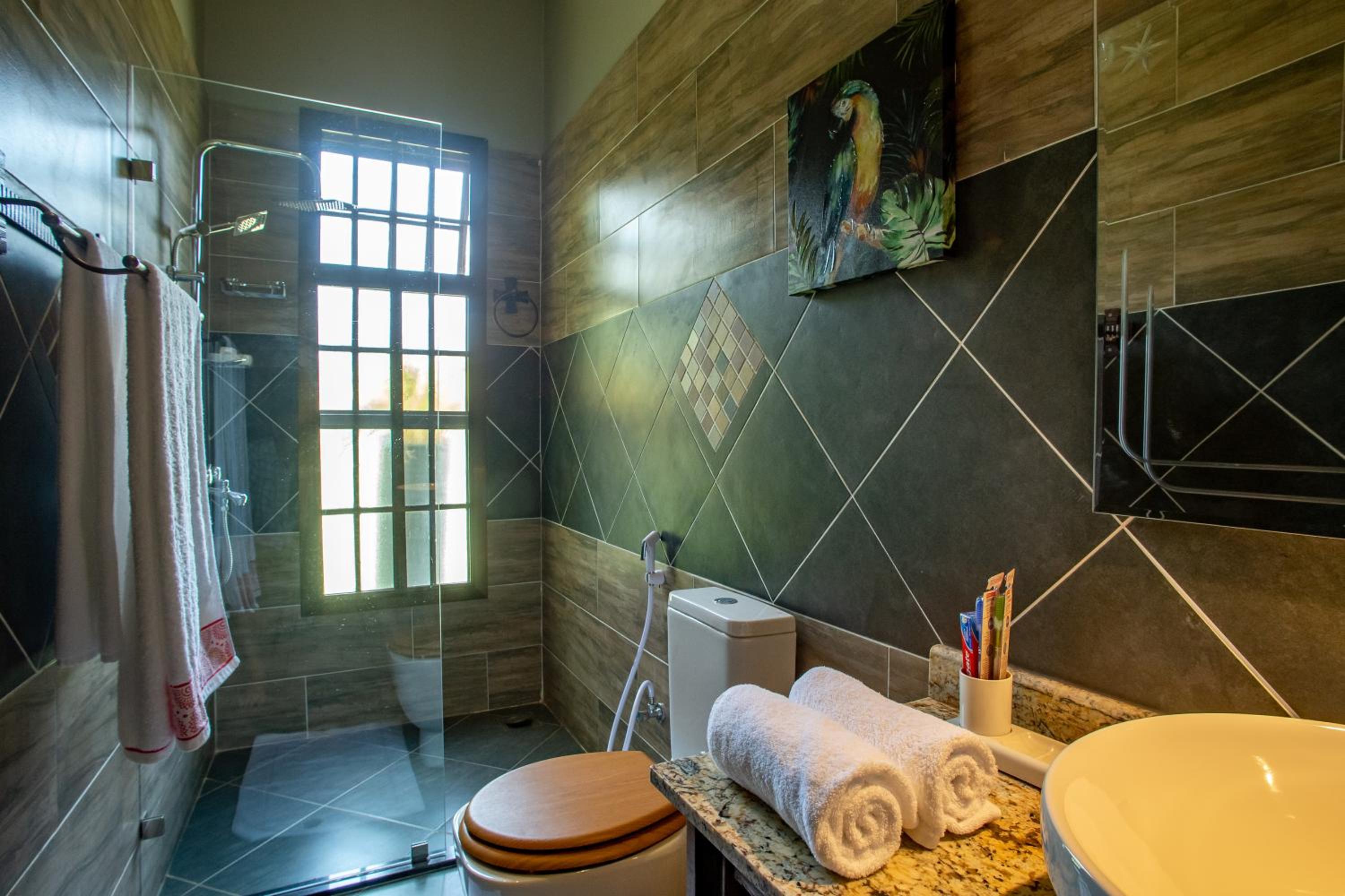 One-Bedroom Suite - Photo 2