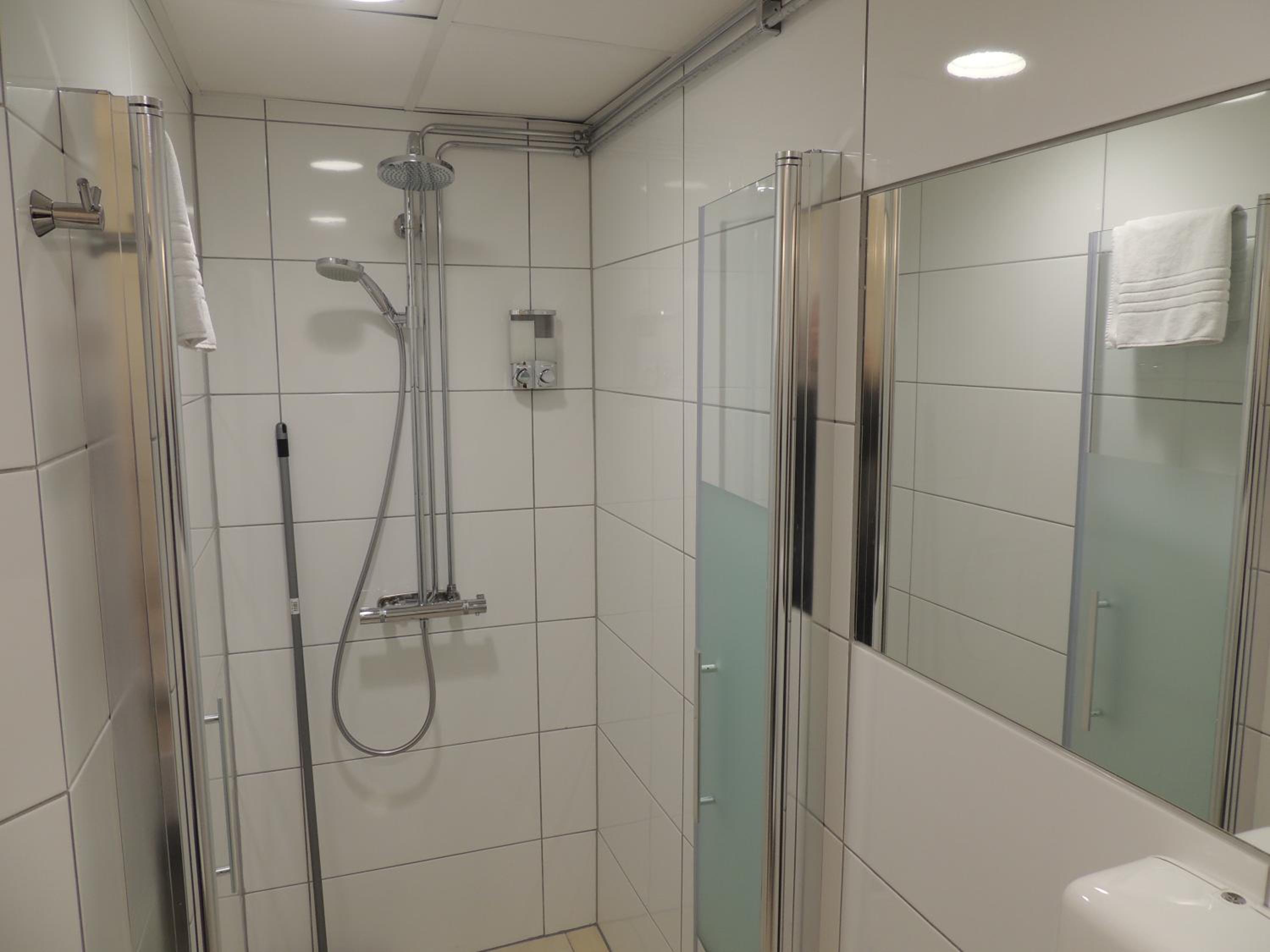 Family Room with Bathroom photo 2