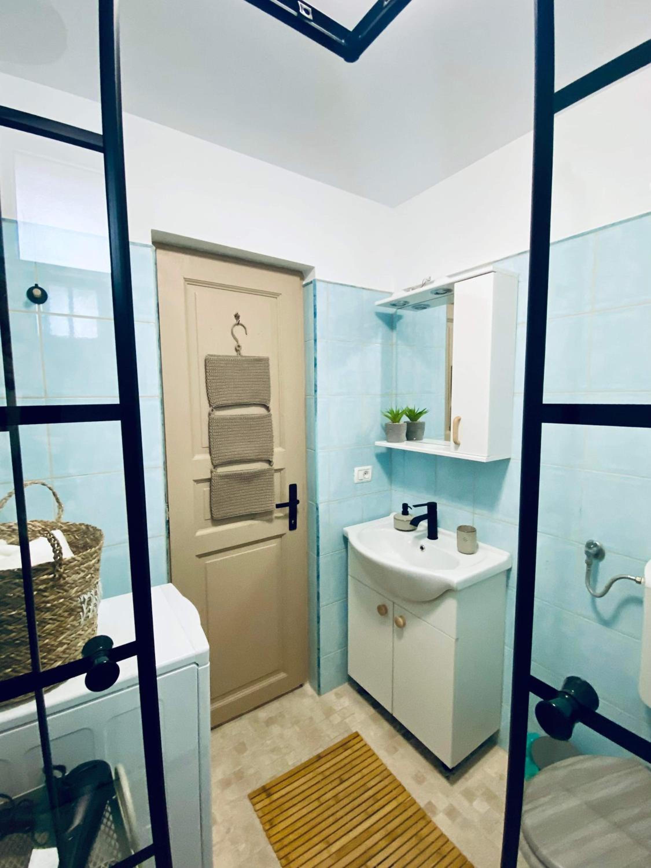 One-Bedroom Apartment - Photo 24