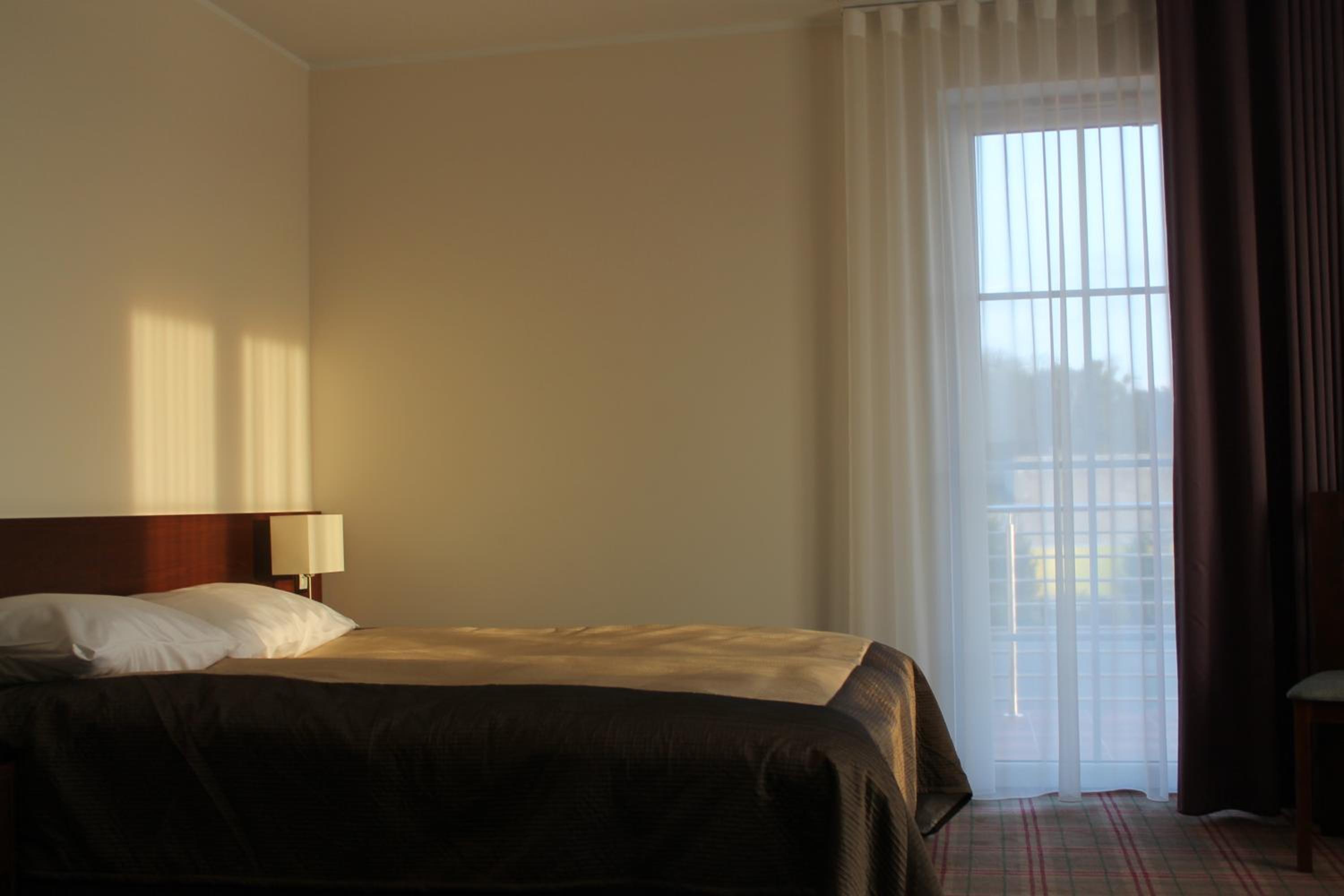 Apartment with Balcony - Photo 3