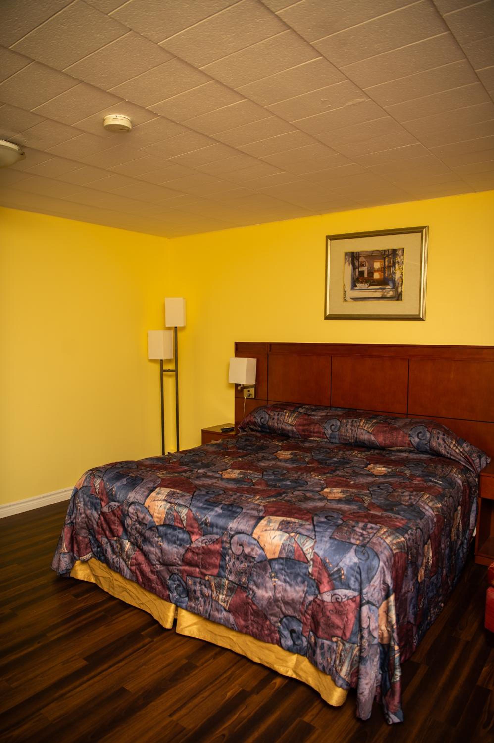 King Bed photo 1