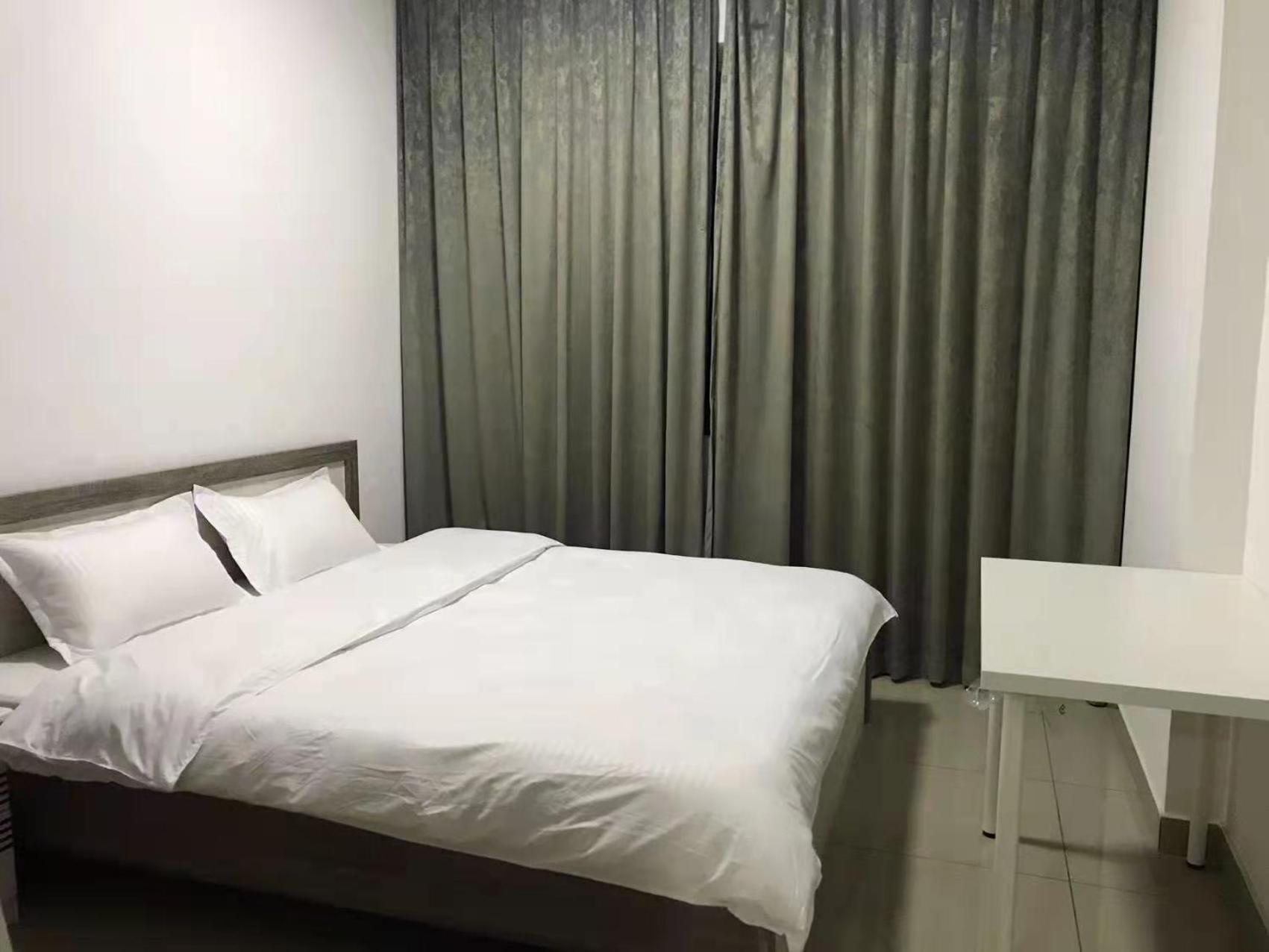 Queen Room photo 1