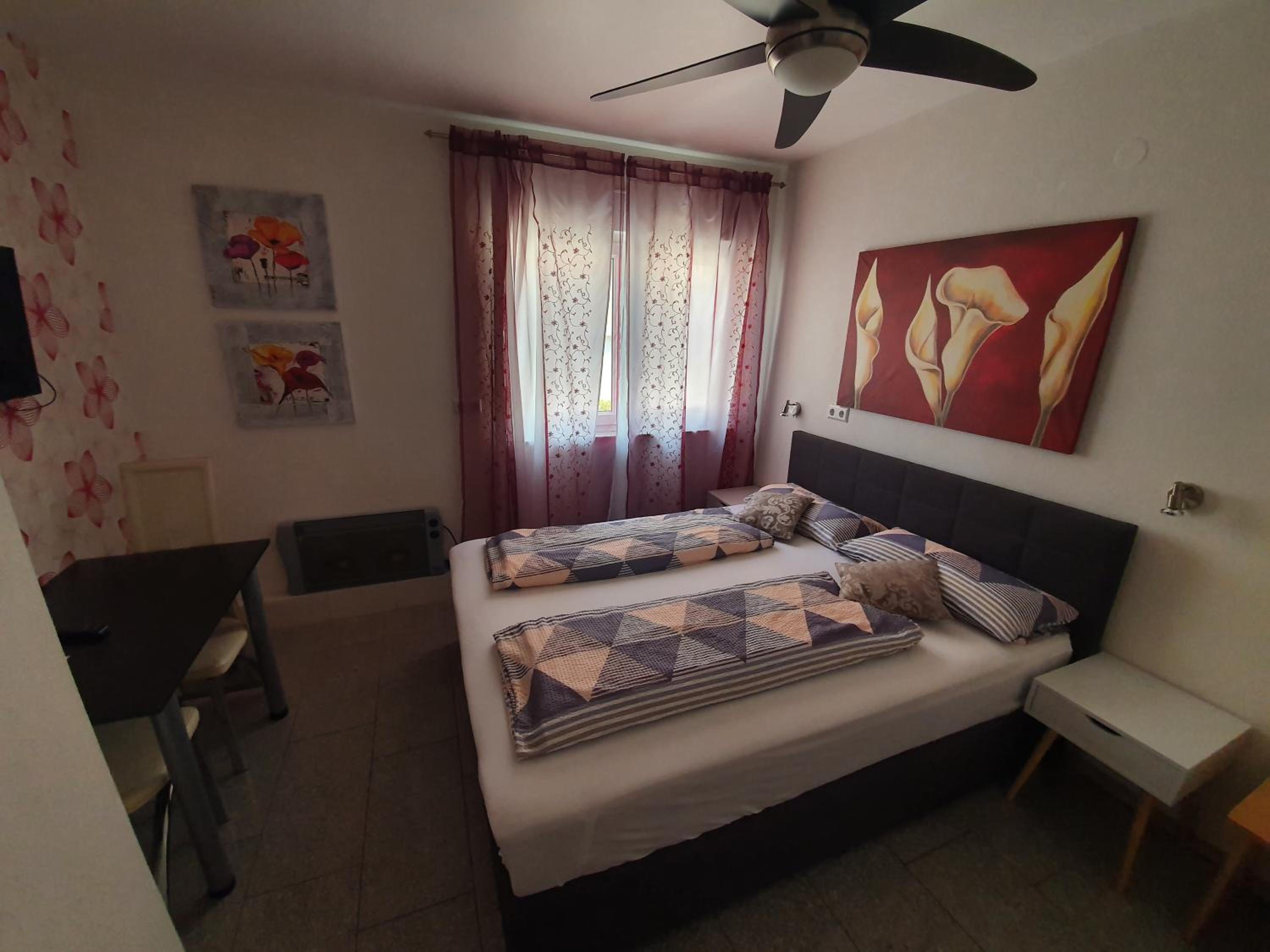 Family Room - Photo 9