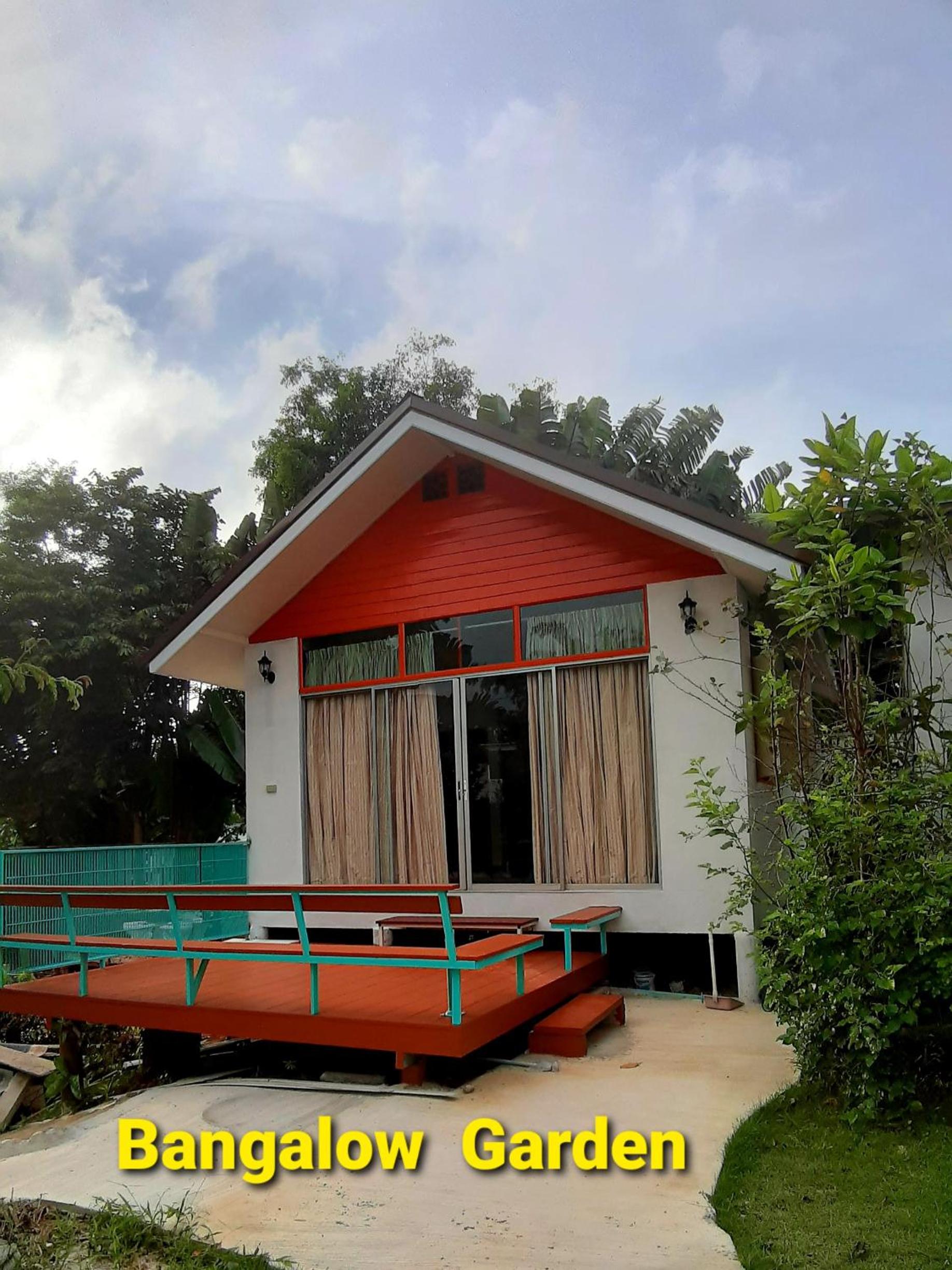 Bungalow with Garden View - Photo 14