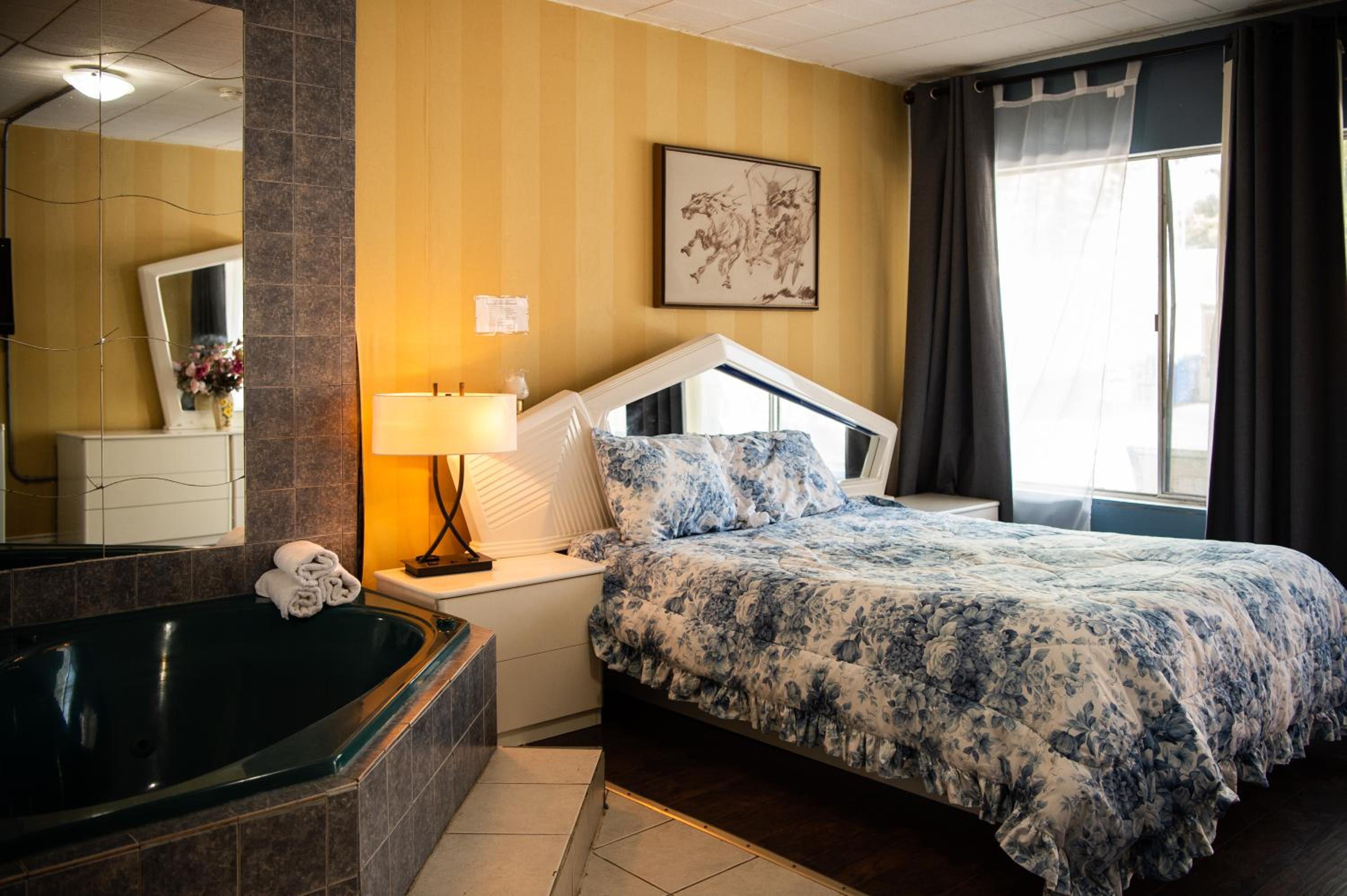 Jacuzzi Room photo 3