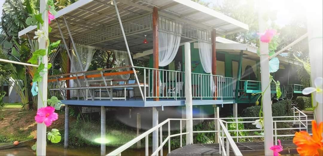 Bungalow - Water Front  - Photo 12