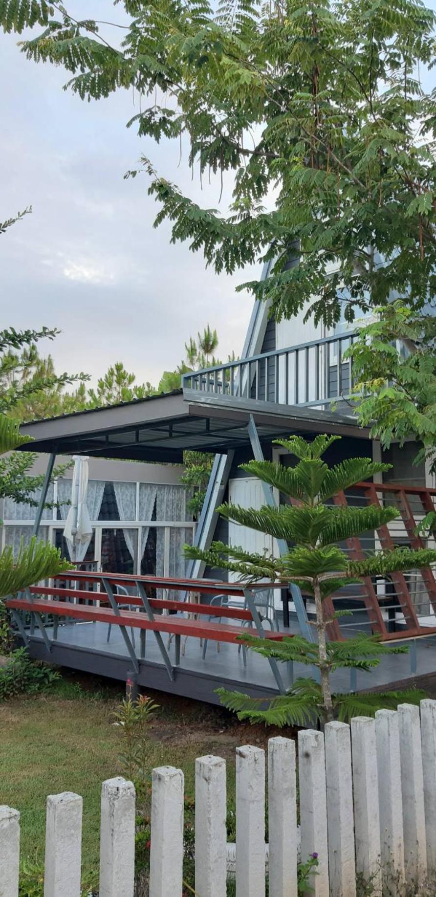 Two-Bedroom Bungalow - Photo 2