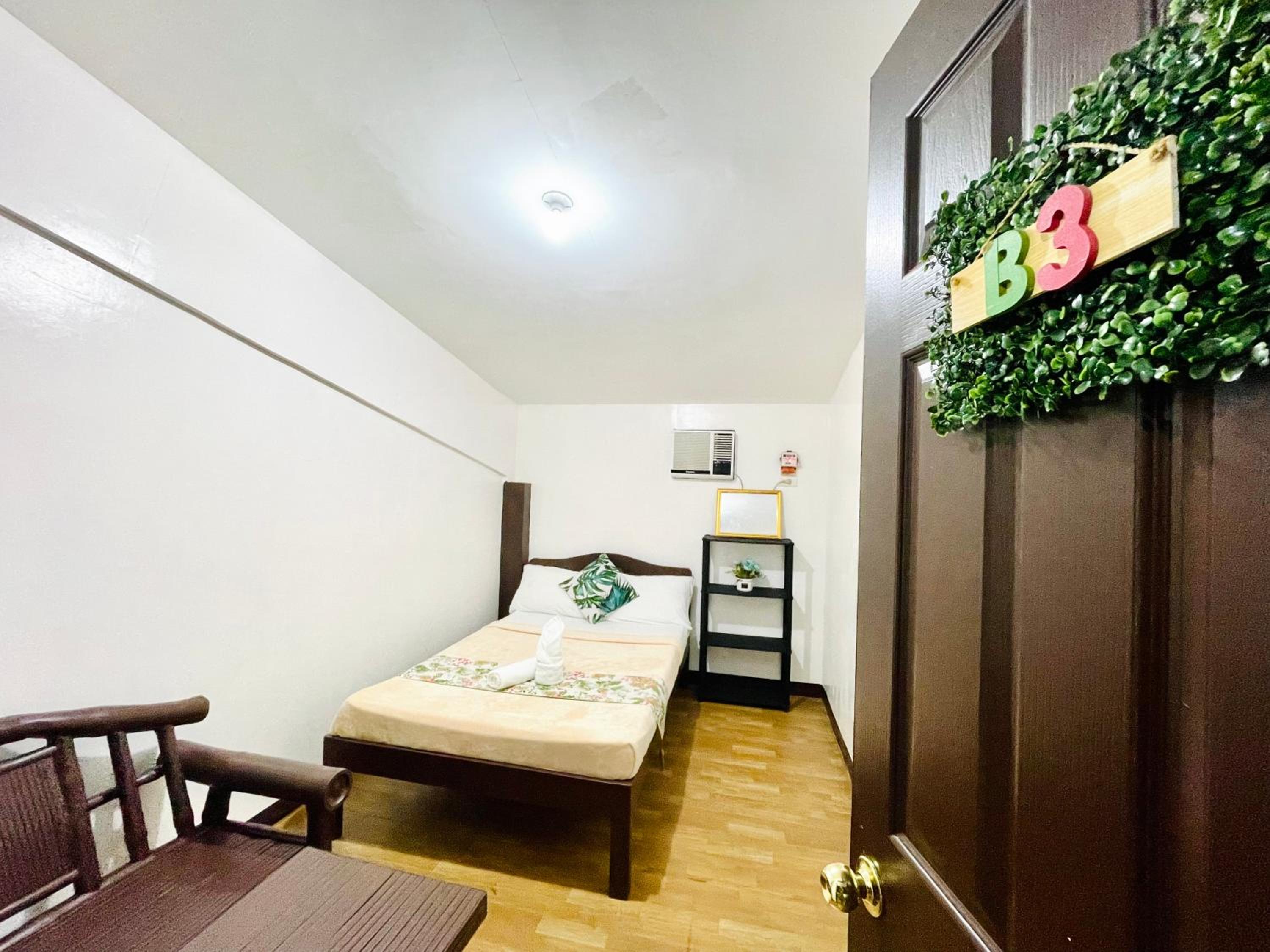 Standard Double Room with Shared Bathroom photo 2