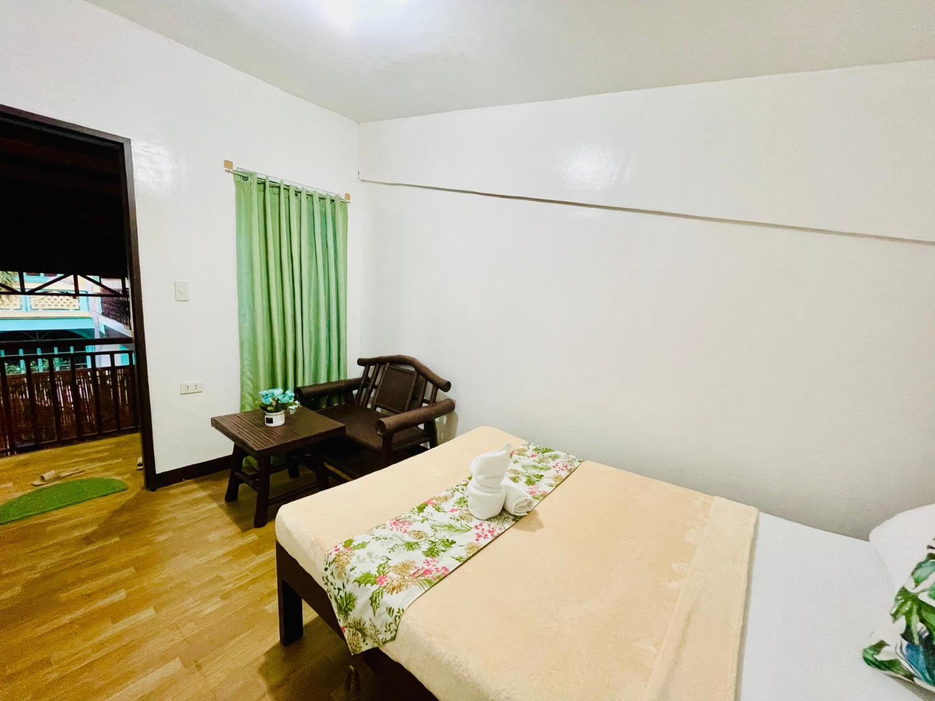 Standard Double Room with Shared Bathroom photo 3
