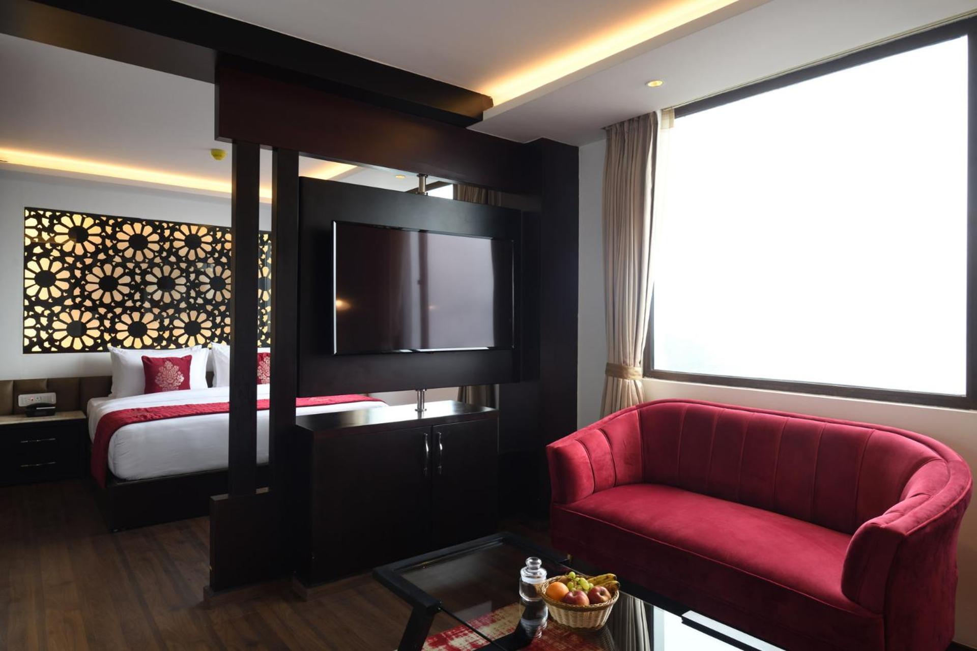 Executive King Suite - Photo 3
