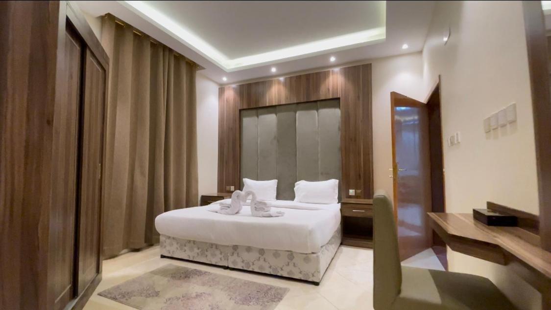Junior Suite with Garden View
