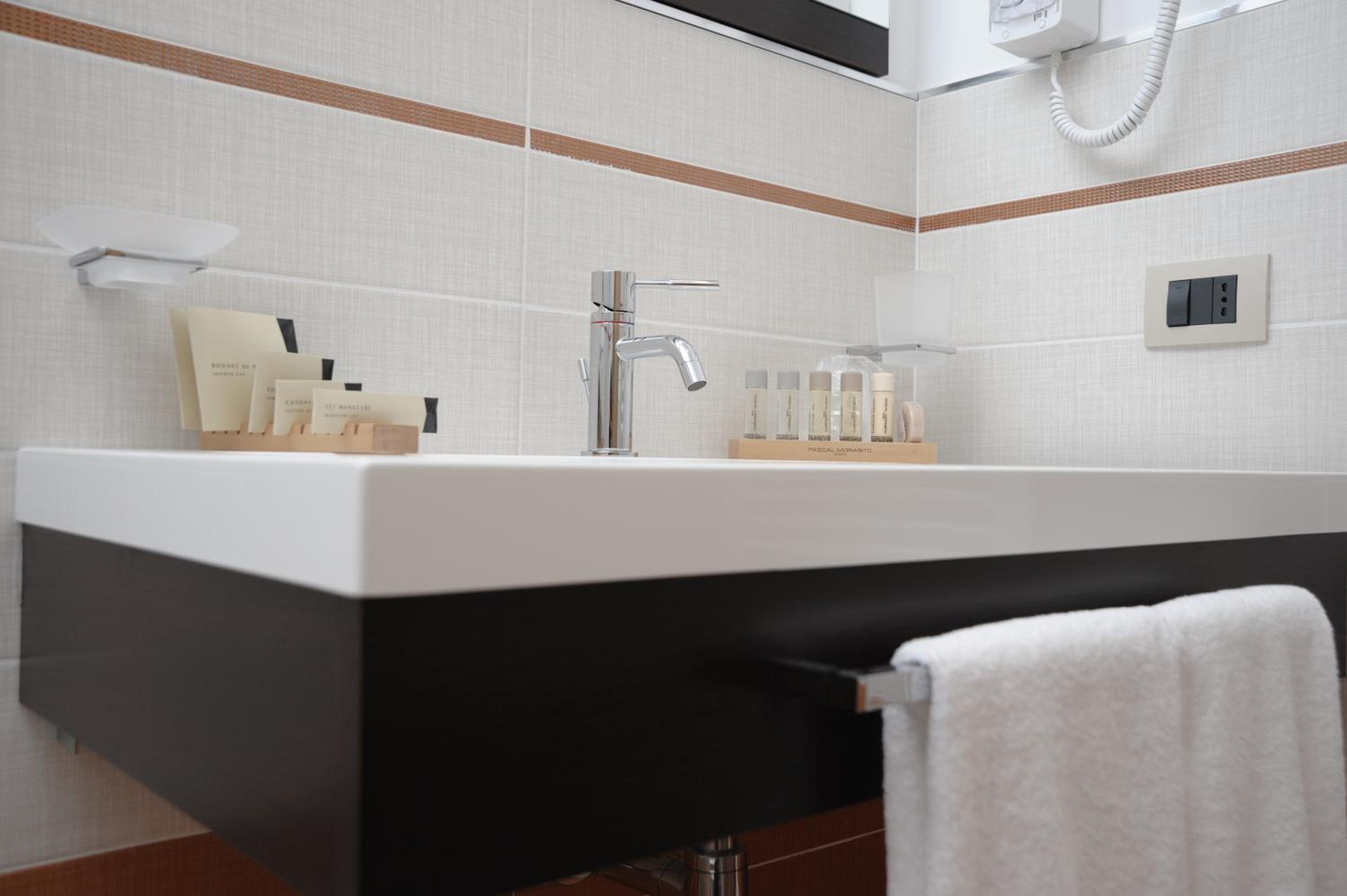 Superior Double or Twin Room - Photo 6