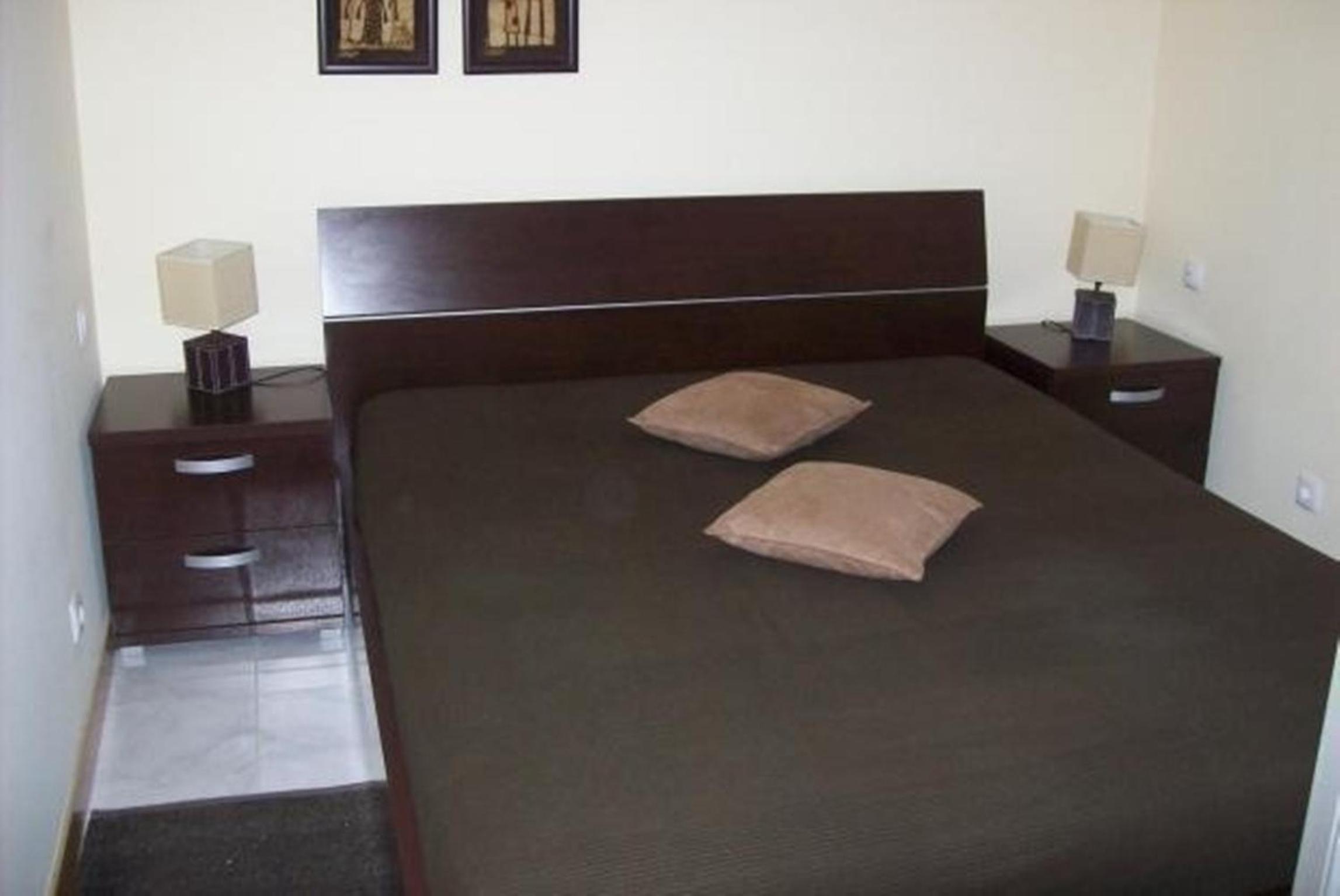 One-Bedroom Apartment with City and River View - Photo 17